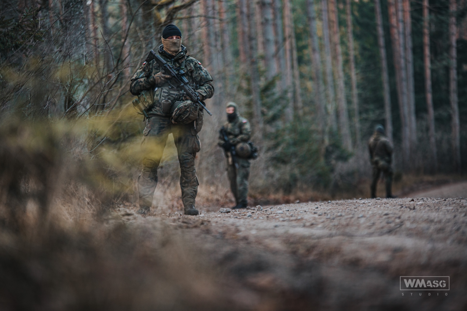 Żołnierze 6bdow na poligonie w Orzyszu (12.2020)