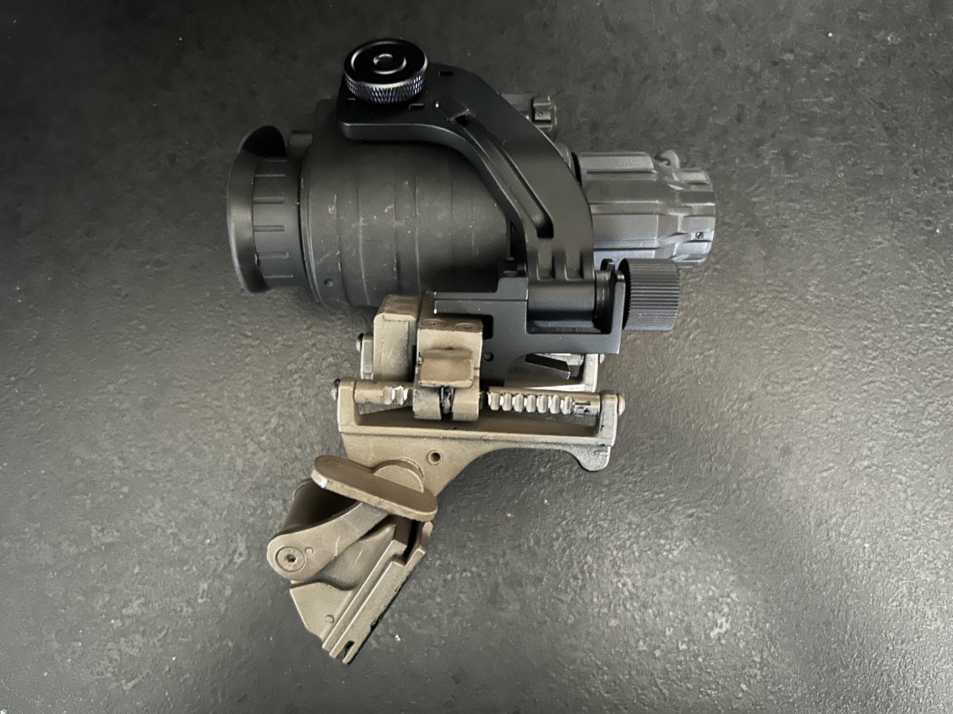 Noktowizor analogowy Pulsar Challenger plus montaż