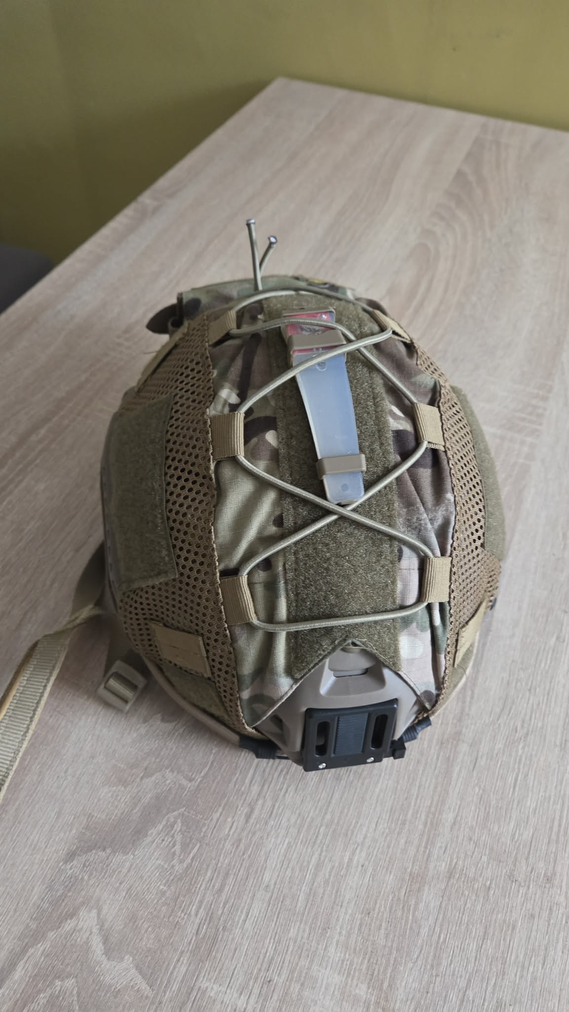 Hełm fast jak na zdjeciu