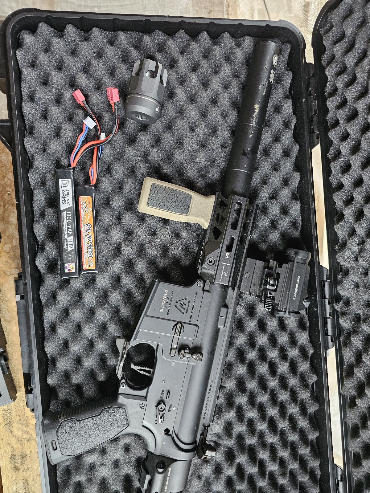 STRIKE INDUSTRIES 4" RAIDERS PDW - BLACK [EMG]