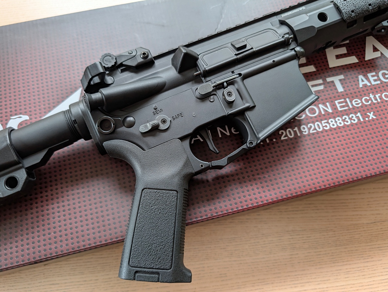 Double Eagle M906B Honey Badger + magazynki + pas + pokrowiec