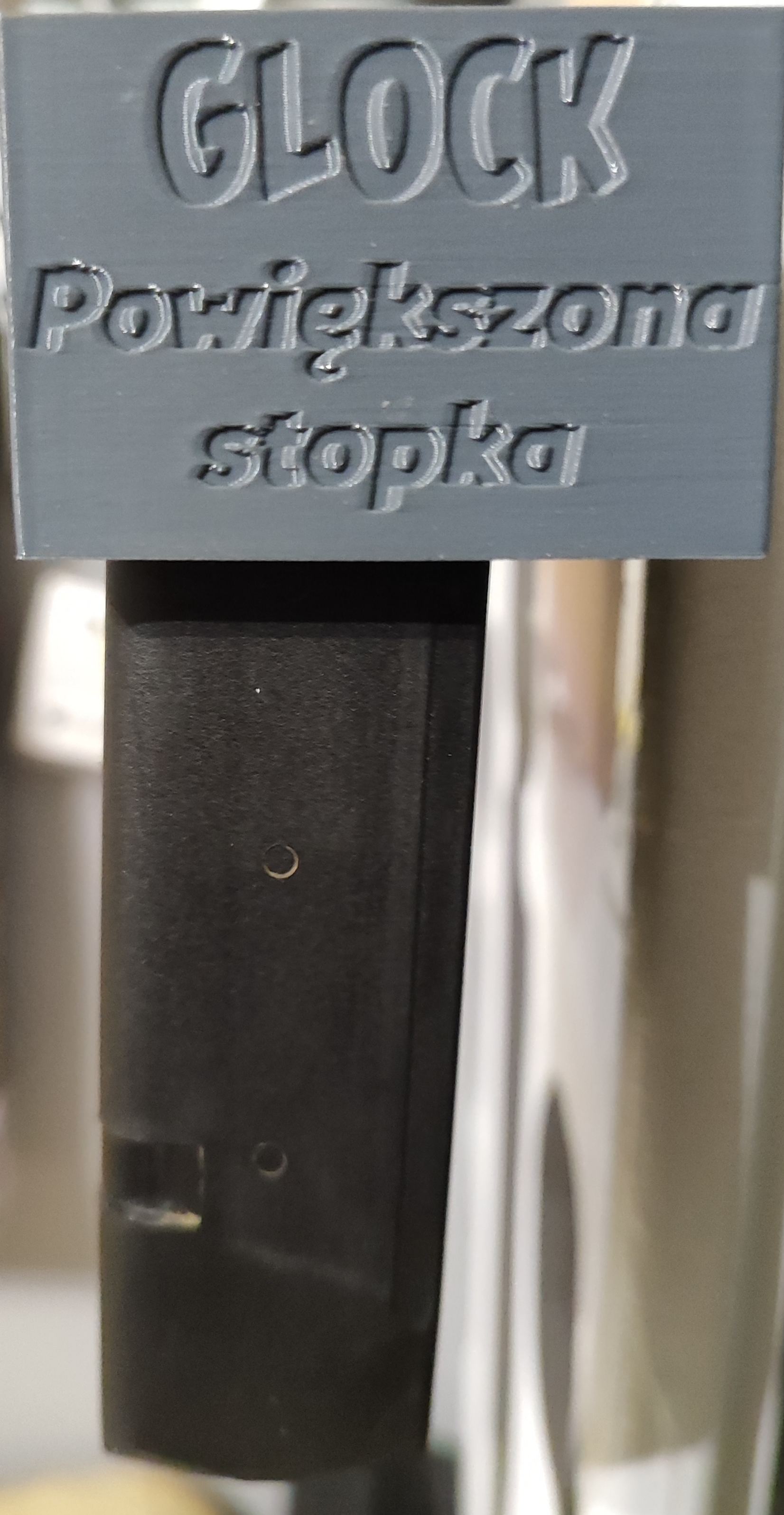 Zestaw magazynków Glock 17 plus 2 z uchwytem magnetycznym