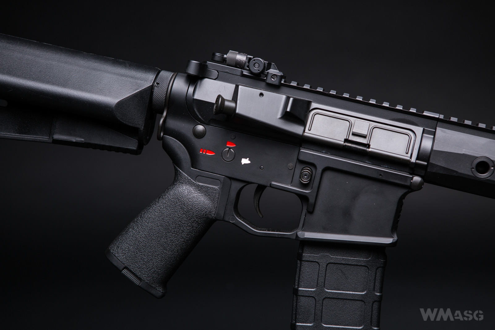 Cyma CM.097B - z zewnątrz