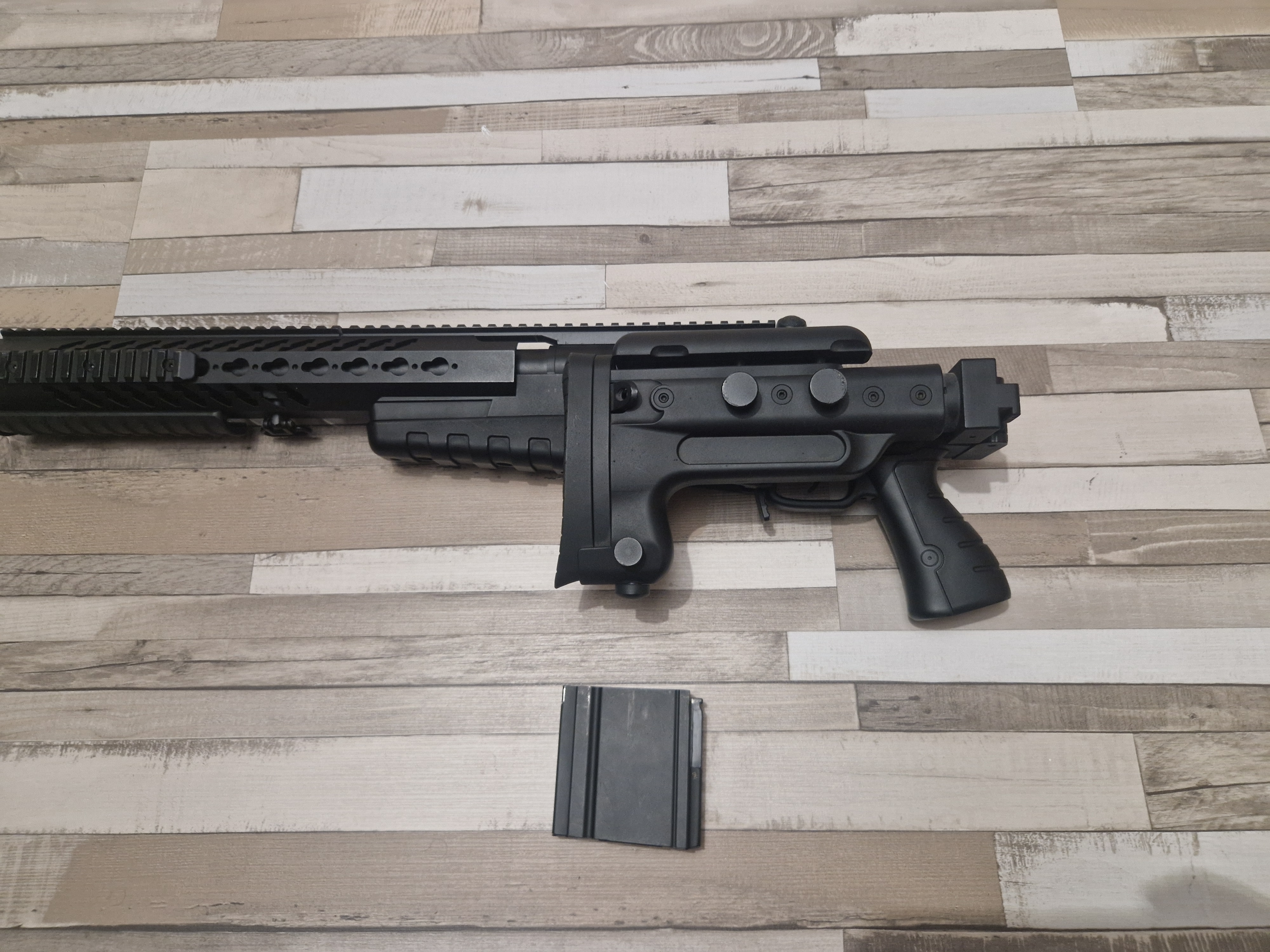 MB4411D UPV sprężynowy ok 400fps
