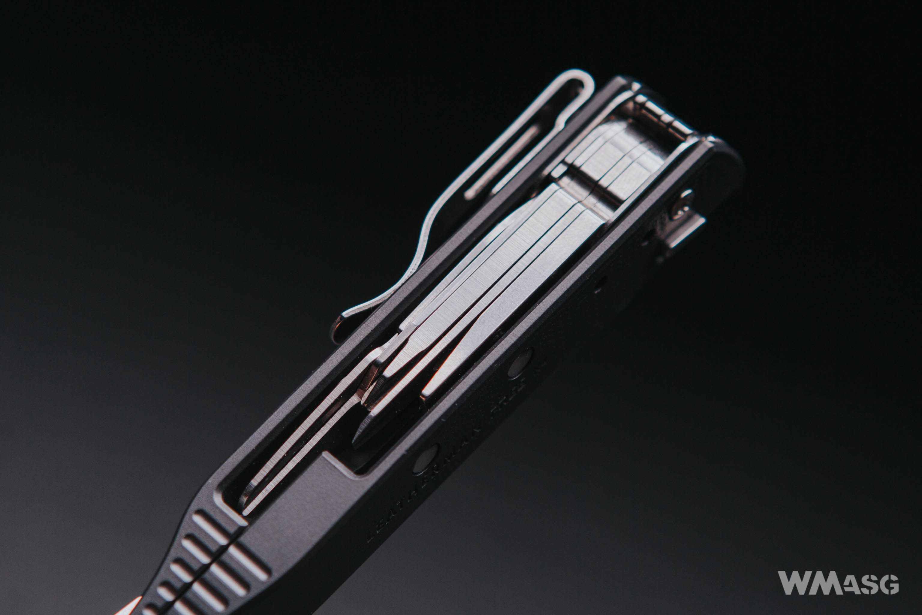 Leatherman FREE K4 (stiudio)