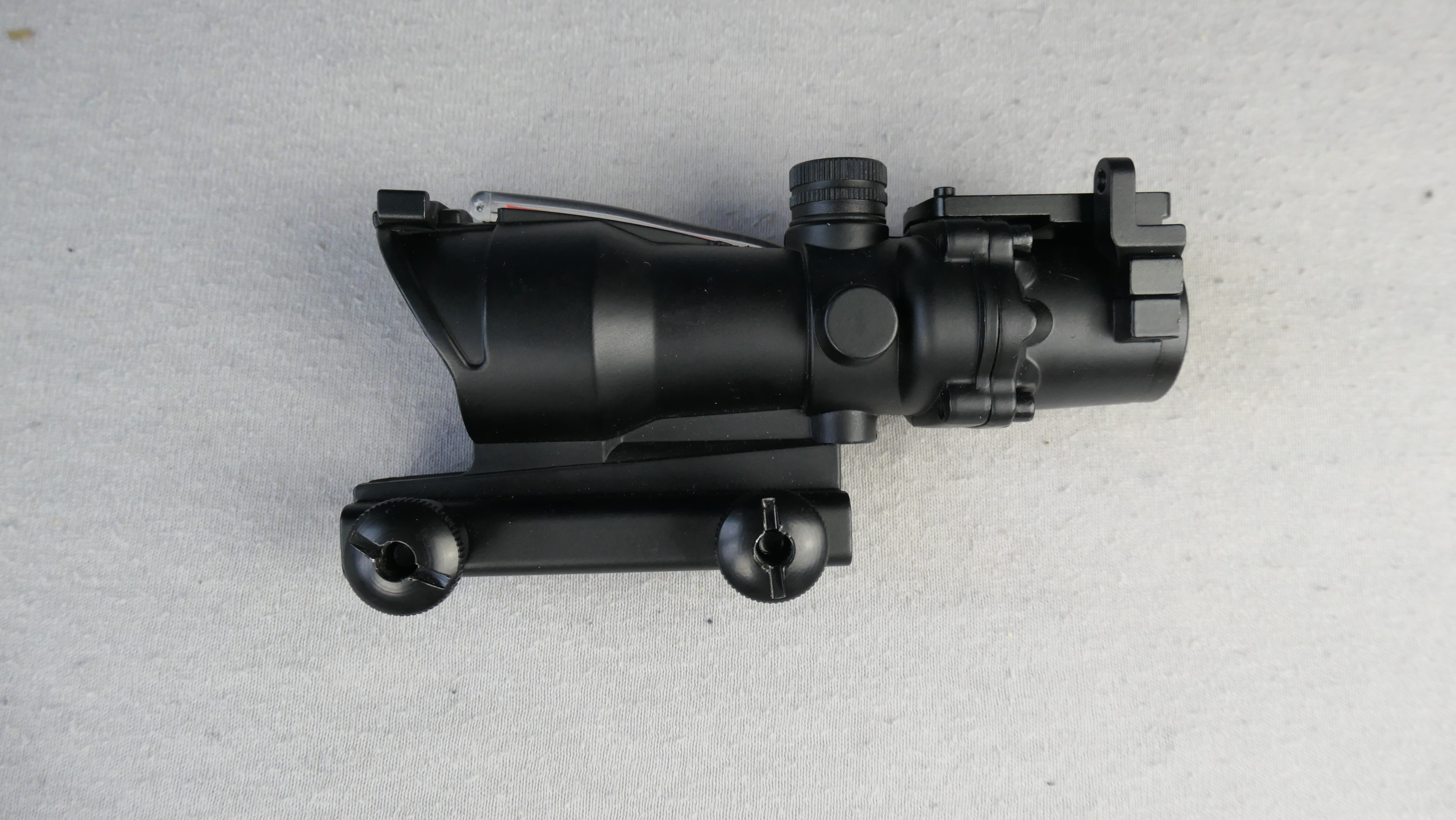 Luneta ACOG z przybliżeniem 4x światłowód z montażem na kolimator