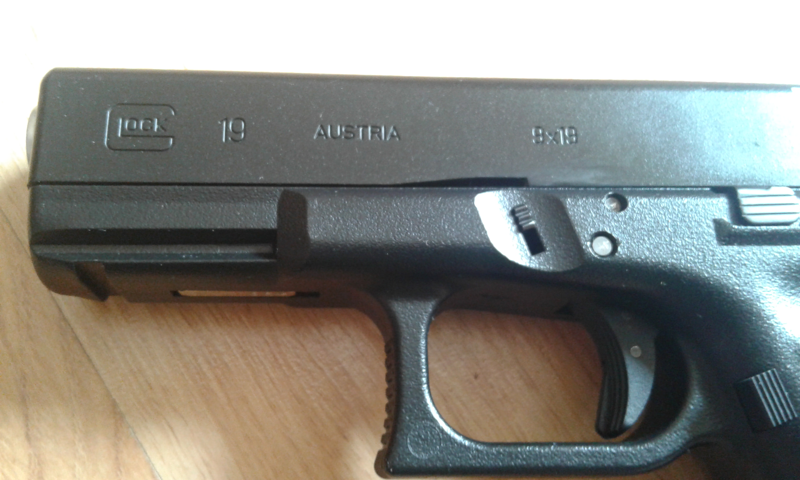 Glock 19 gen.3, G19, Tokyo Marui, Lufa Nine Ball non-recoil