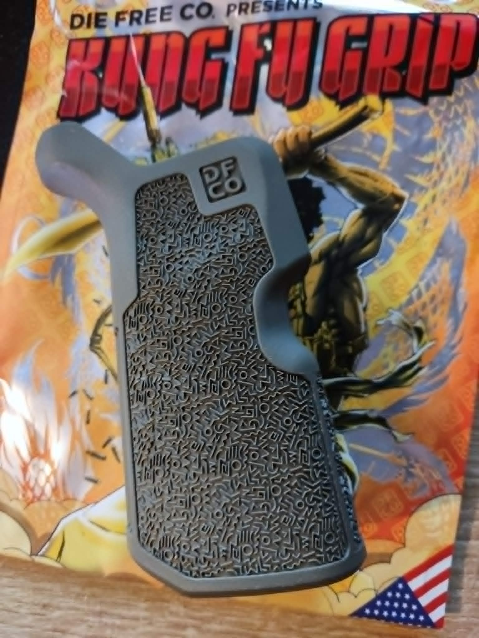 Chwyt DFCO Kung Fu AR15 ASG