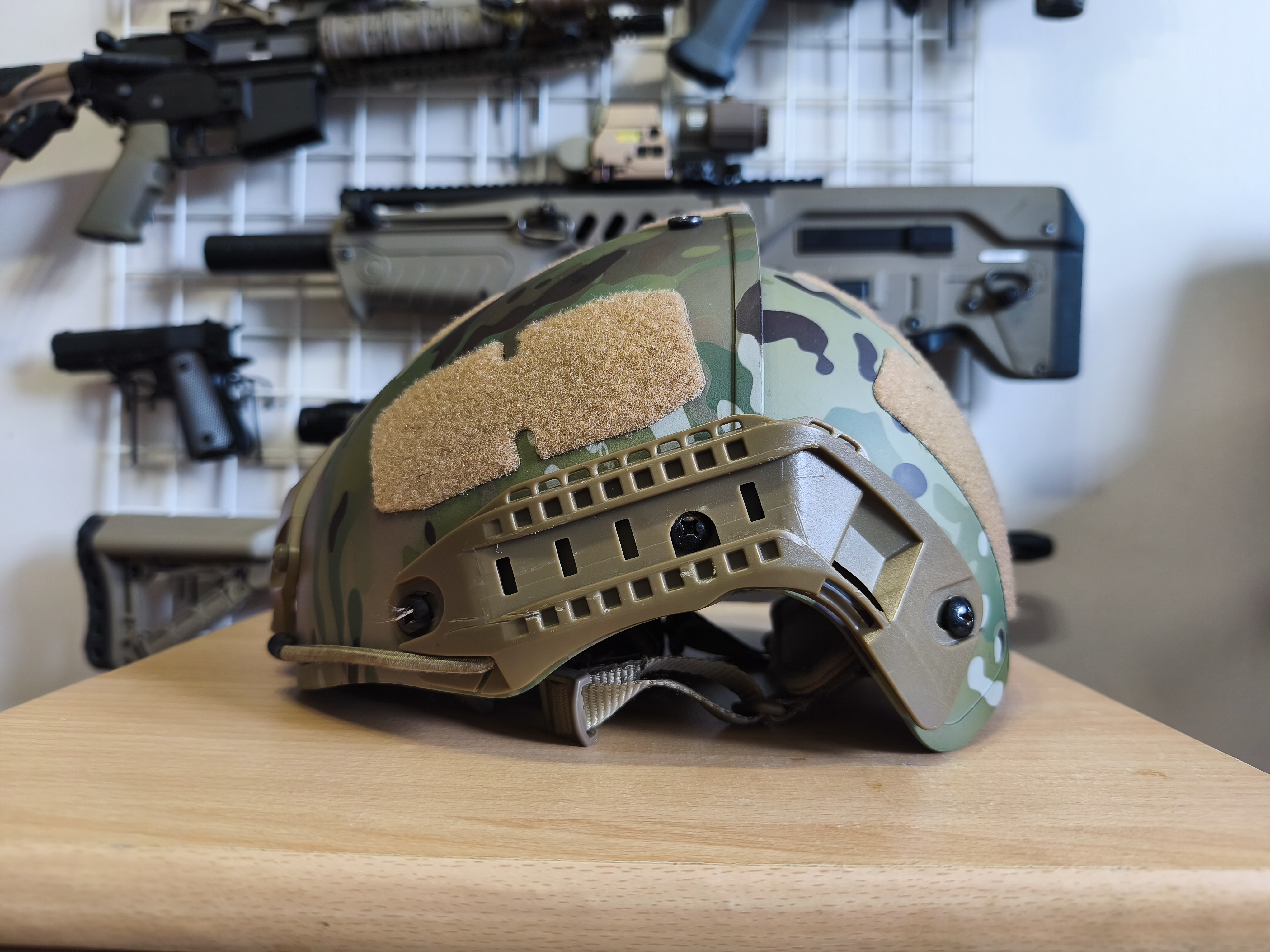 Replika hełmu CryePrecision AirFrame produkcji Ultimate Tactical w Multicam