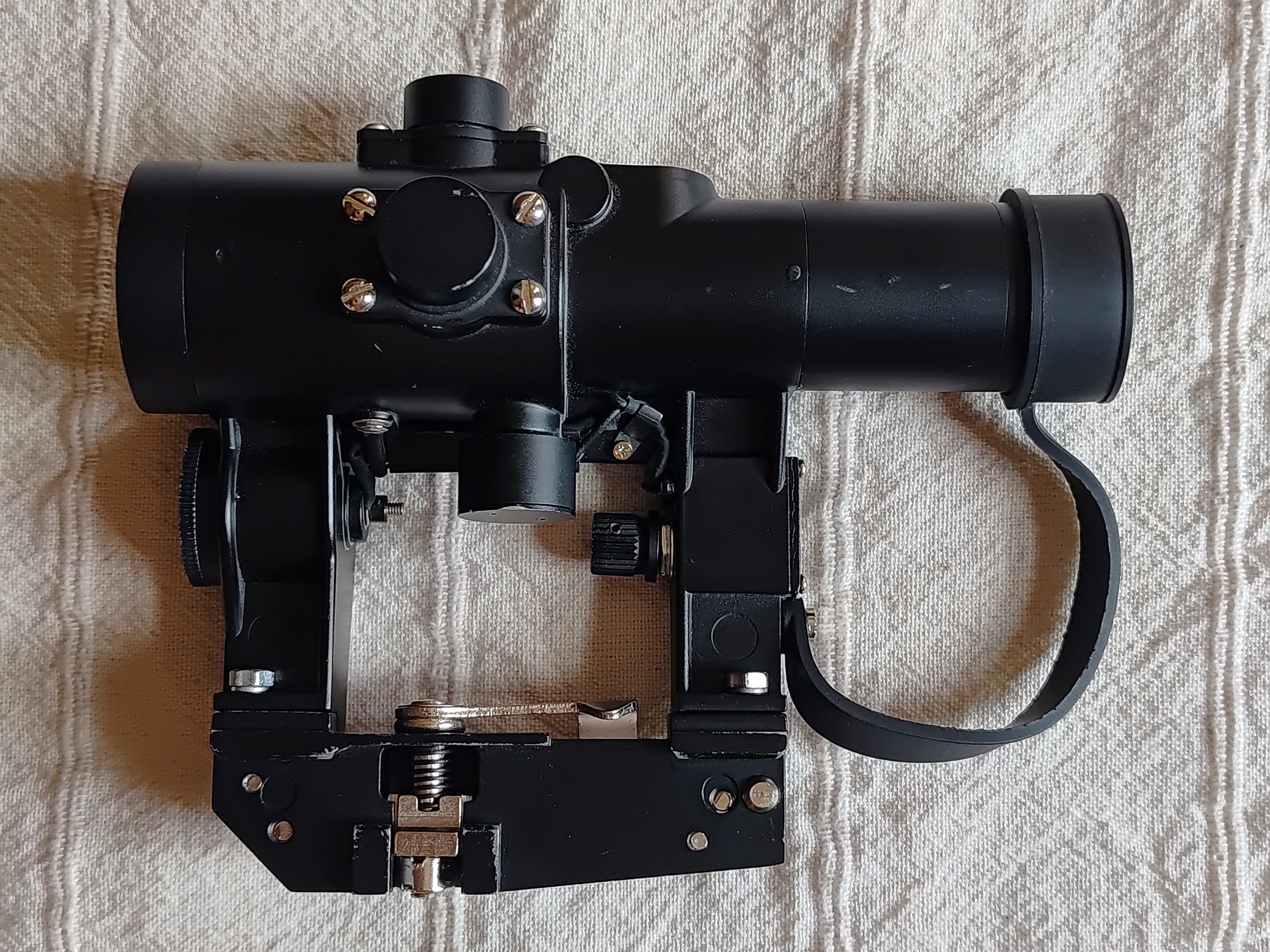 Replika ASG rosyjskiego celownika kolimatorowego typu PK-A do AK SKS SVD
