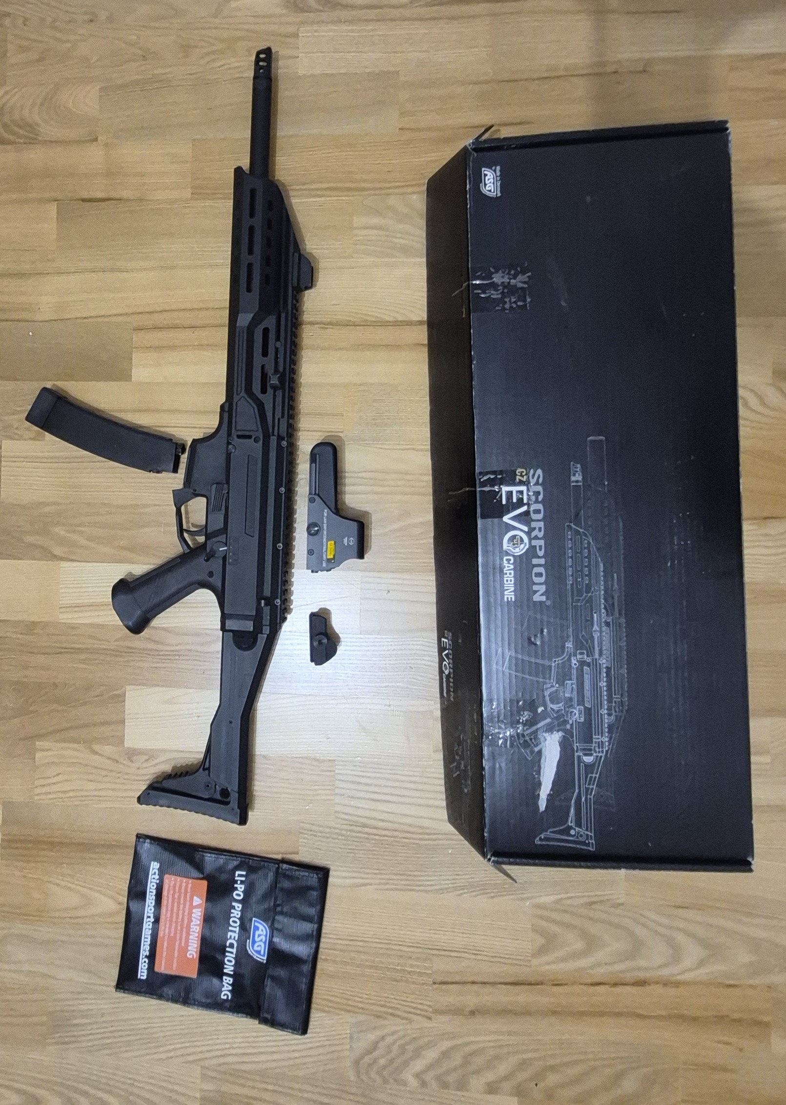 Karabinek CZ scorpion evo 3a1 AEG w zestawie z celownikiem theta optics