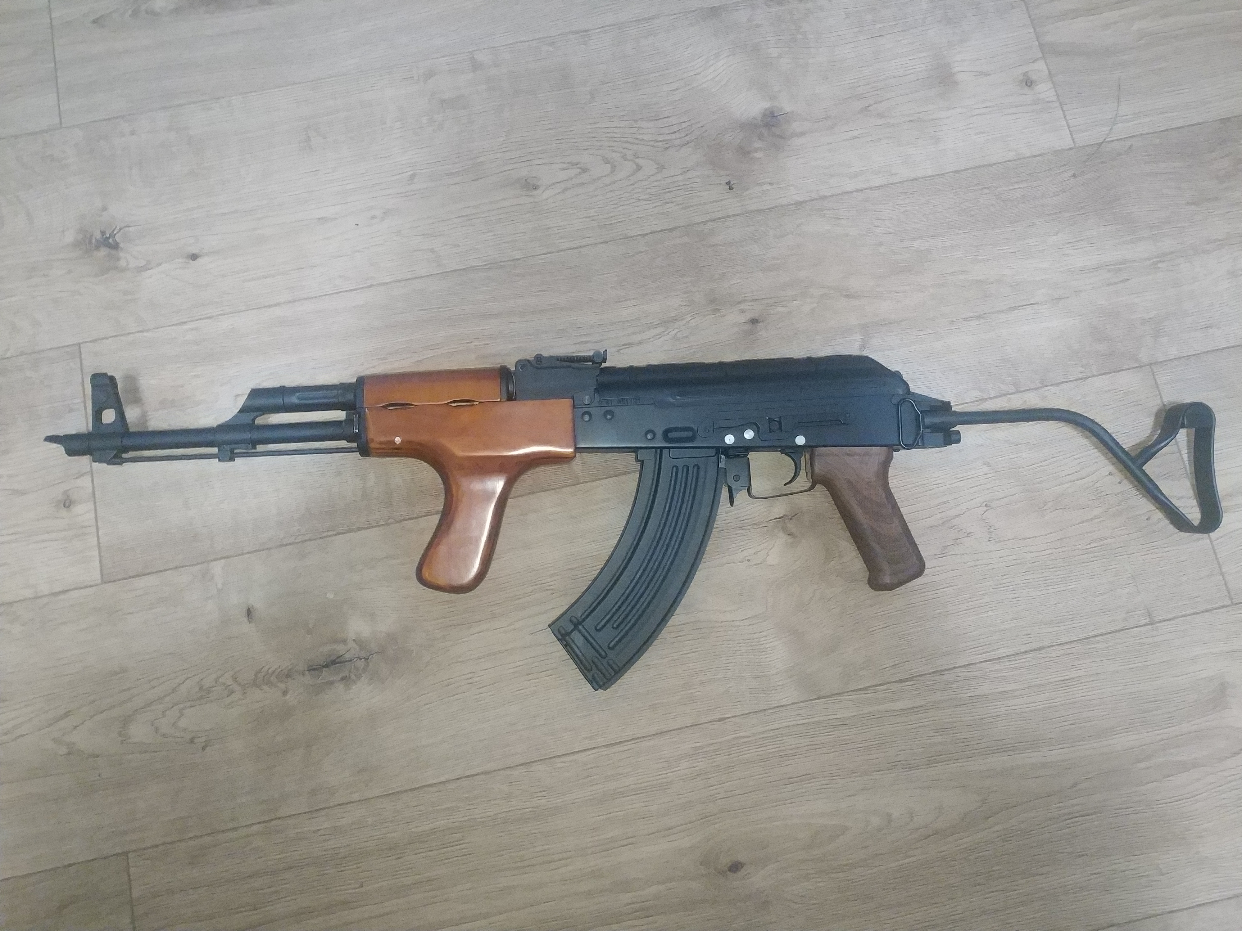 CYMA CM.048 AK + 4 magazynki + ładowarka | stal | zestaw