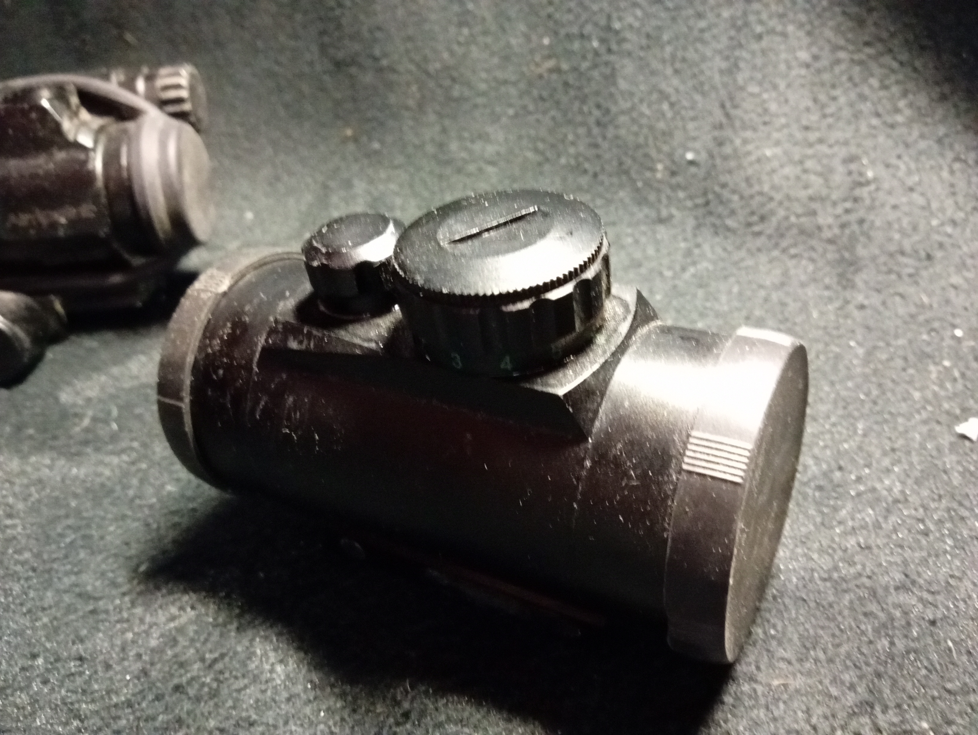 Theta Optics (model Red Dot 1x30 lub 1x40)