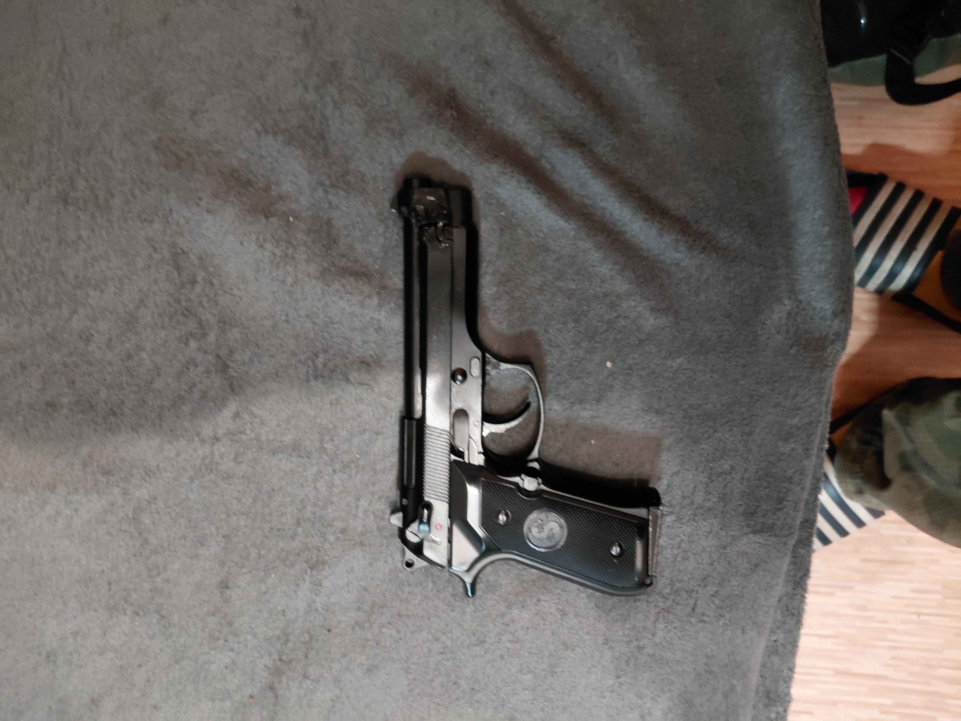 Beretta Ls9 na części + sprawny mag