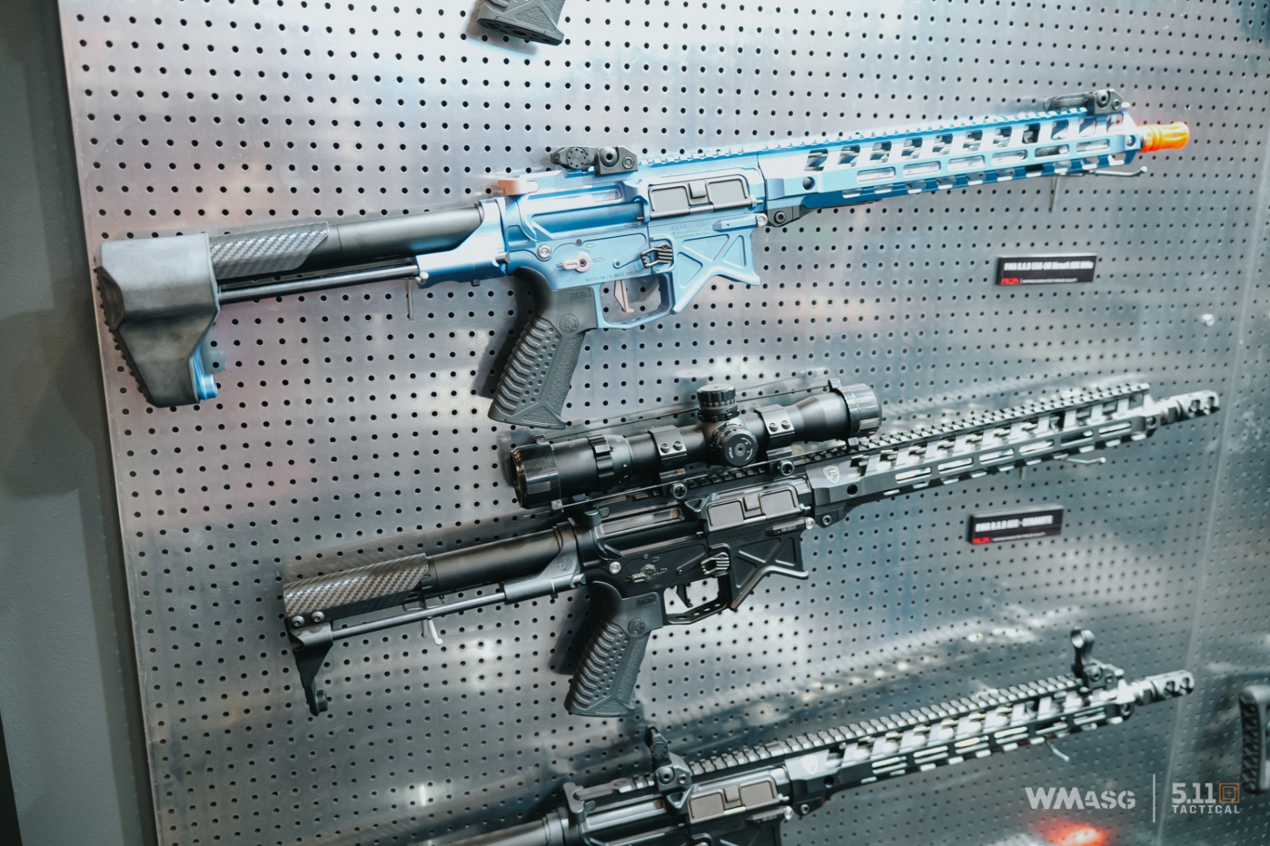 Red Wolf Airsoft z licencjonowanymi produktami własnej produkcji.