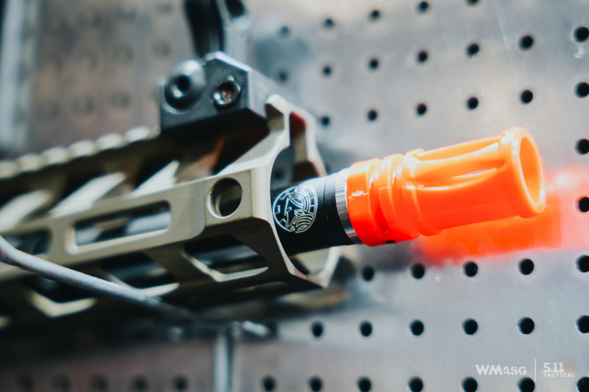 Red Wolf Airsoft z licencjonowanymi produktami własnej produkcji.