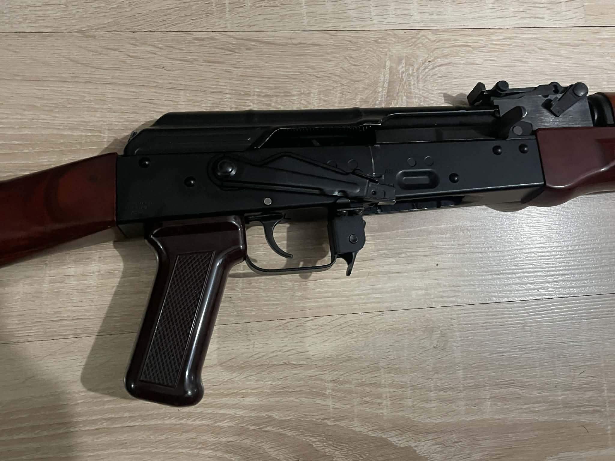 AKM GBB Tokyo Marui i 5 magazynków + pas radziecki