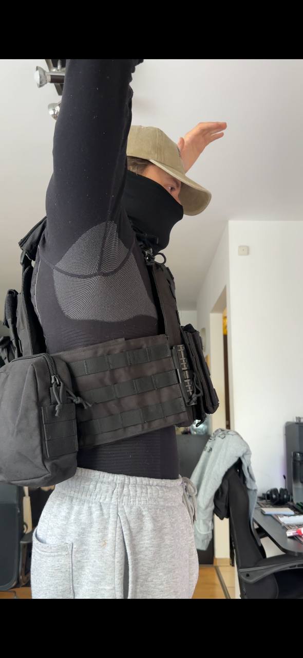 Kamizelka Plate Carrier + Atrapy Płyt SAPI (Kompletny Set)