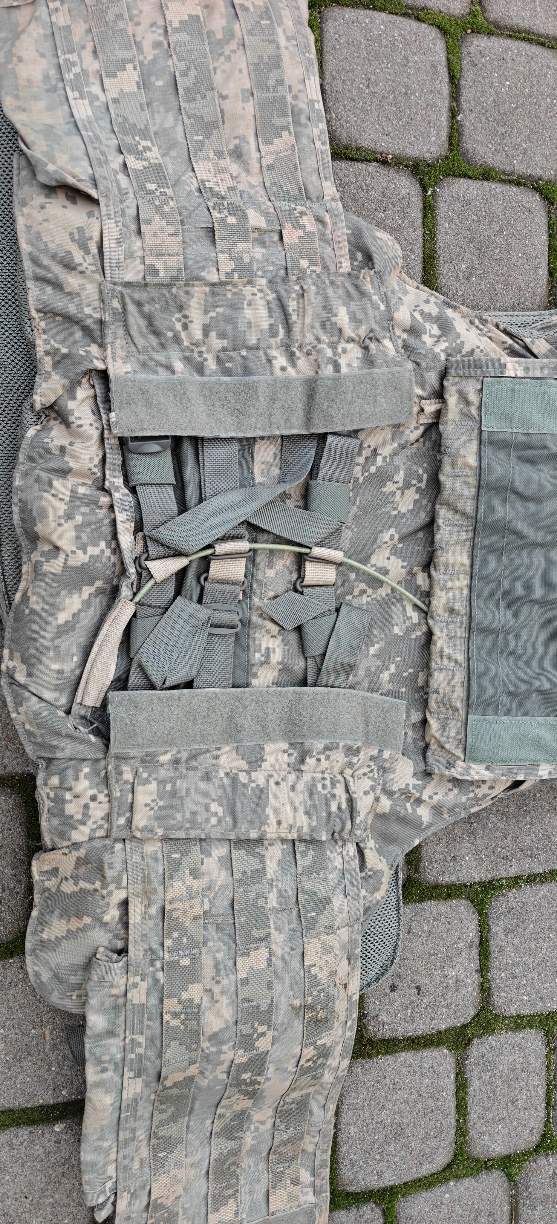 Kamizelka IOTV UCP US ARMY + wkłady.