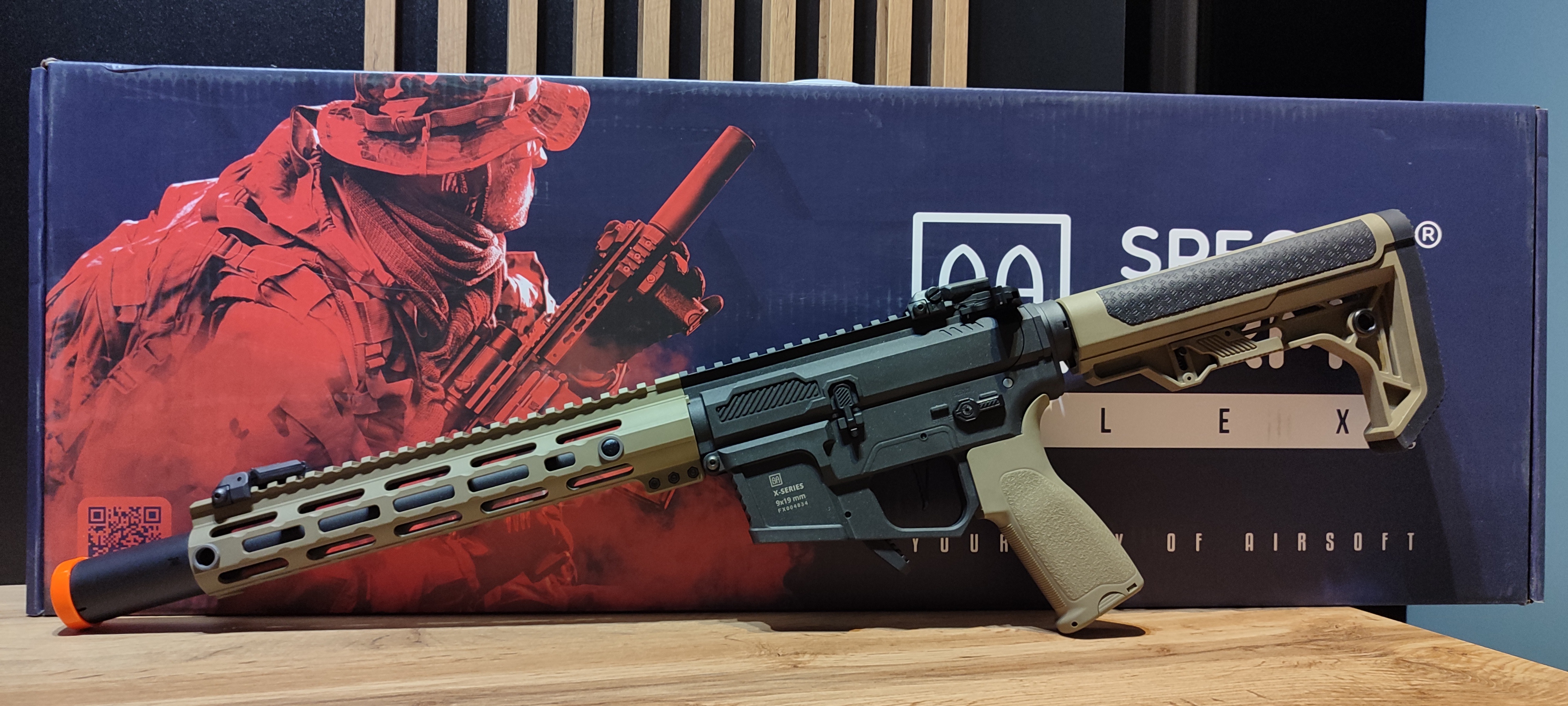 Zestaw Airsoft Specna Arms X-Series + 5x Magazynek (4 nowe S-Mag) + 2x Aku LiPo + Ładowarka + 2.5kg Kulek Bio