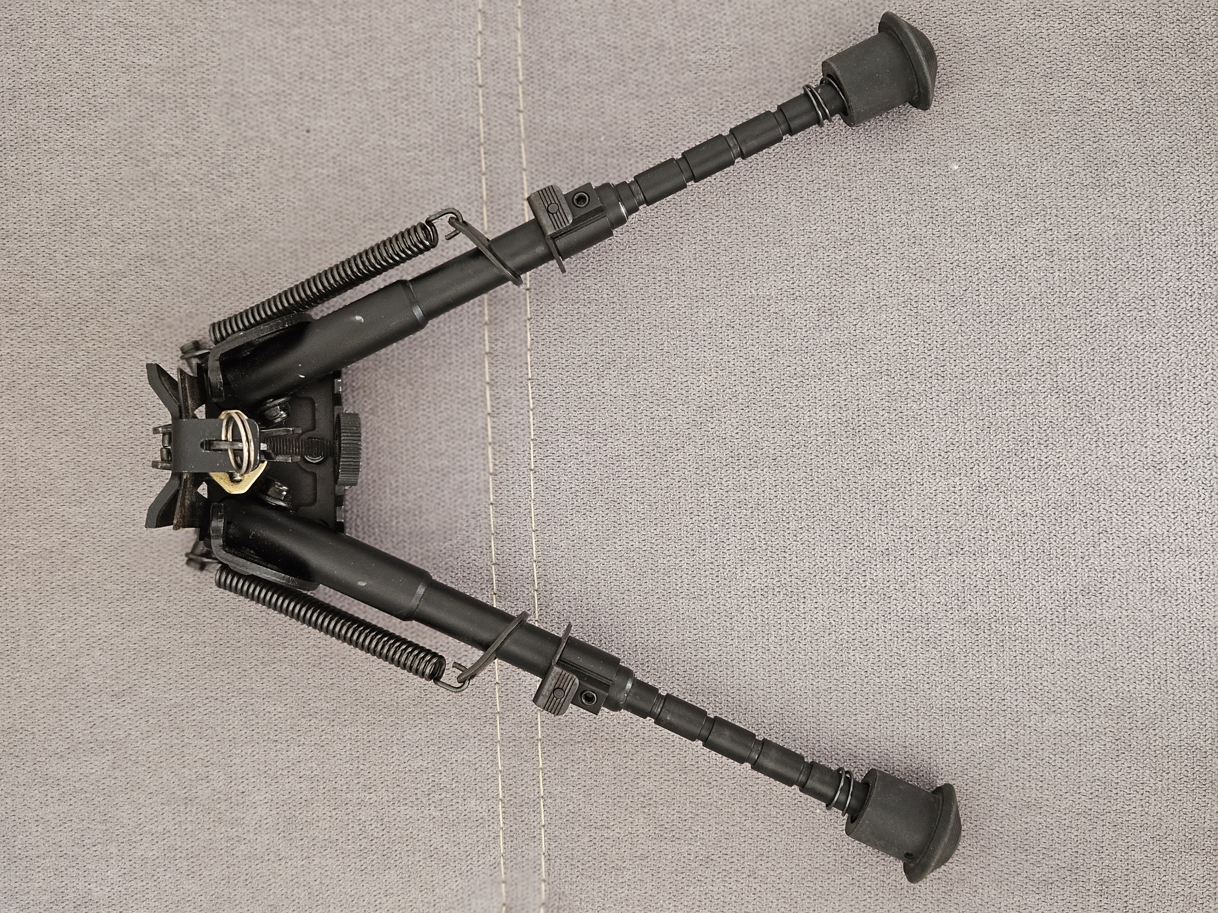 Dwójnóg bipod Novritsch V1 rozkładany, adapter na szynę 22mm