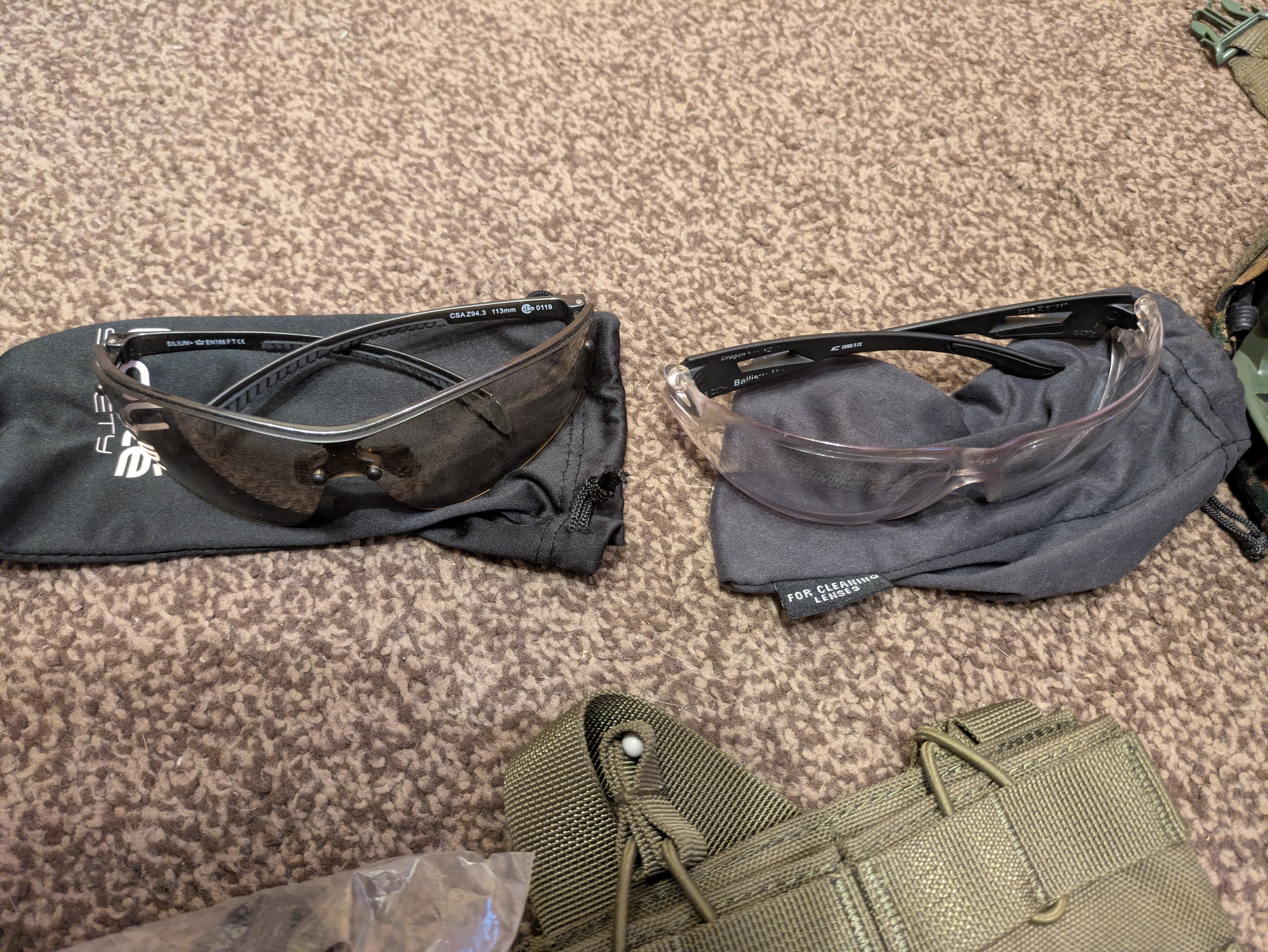 Mundur kamizelka hełm oporządzenie marpat