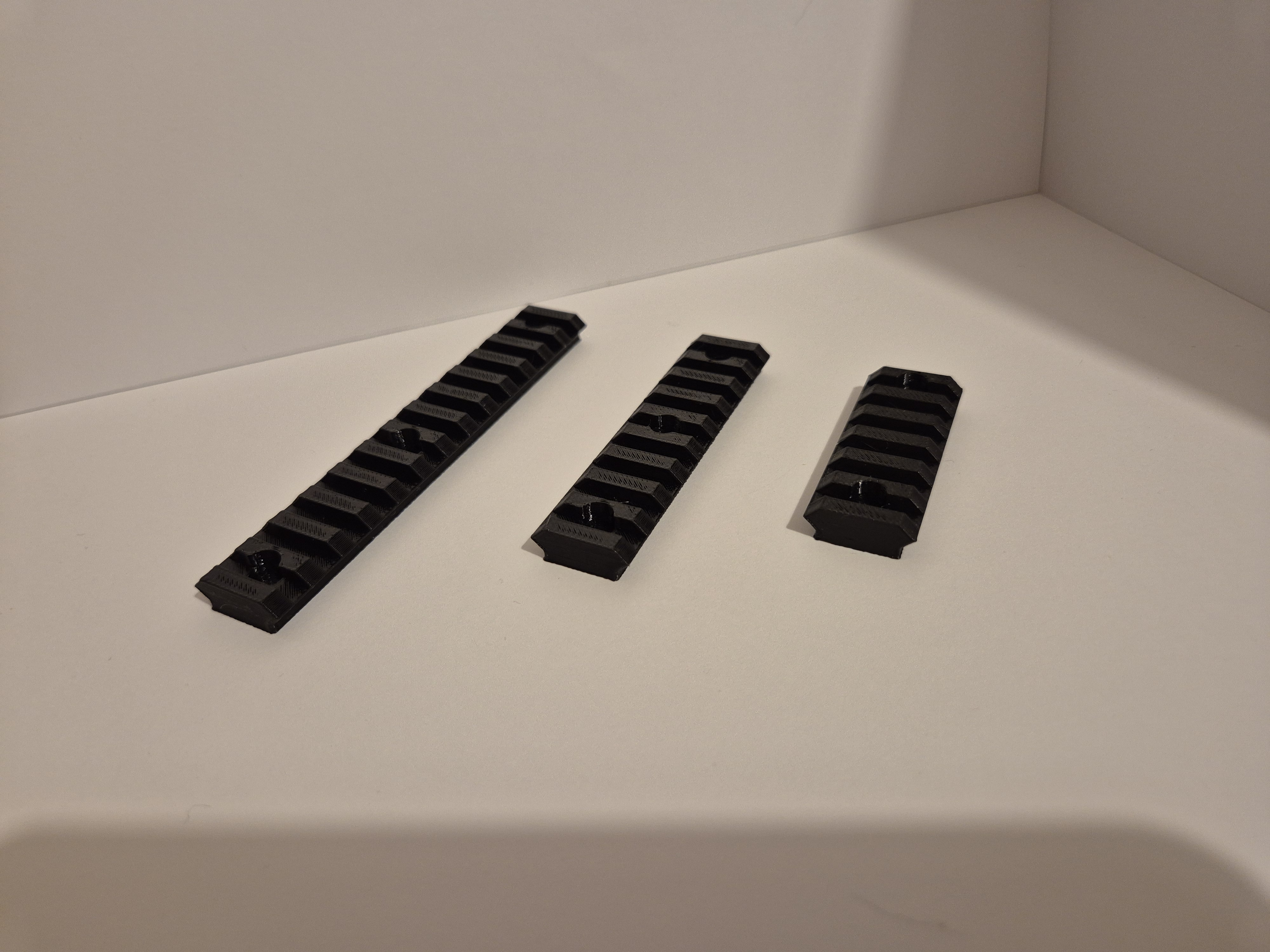 Montażowa szyna RIS HOSTRUK