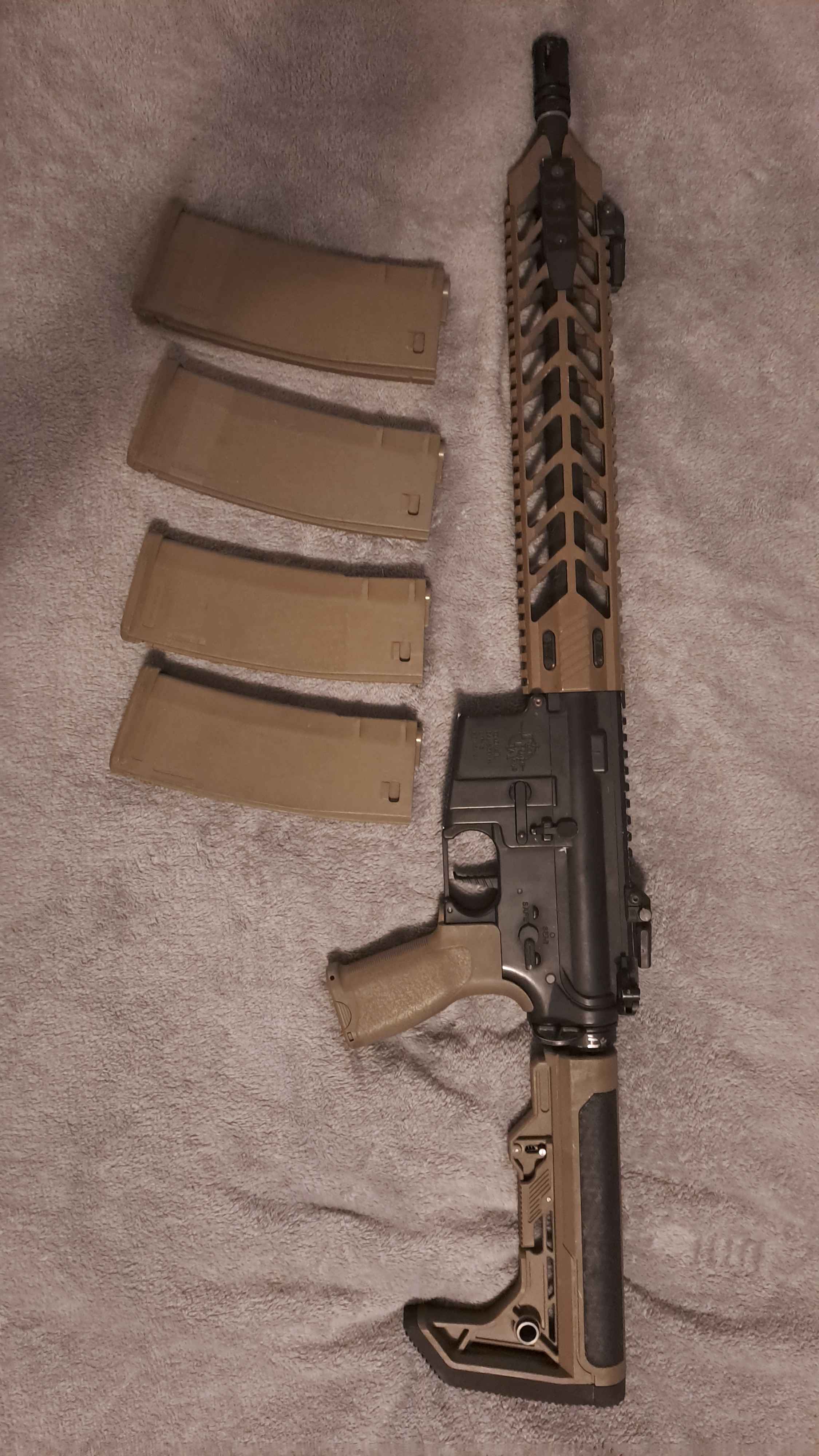 Replika M4 SA-E13 EDGE (Half-Tan) + 4 magazynki