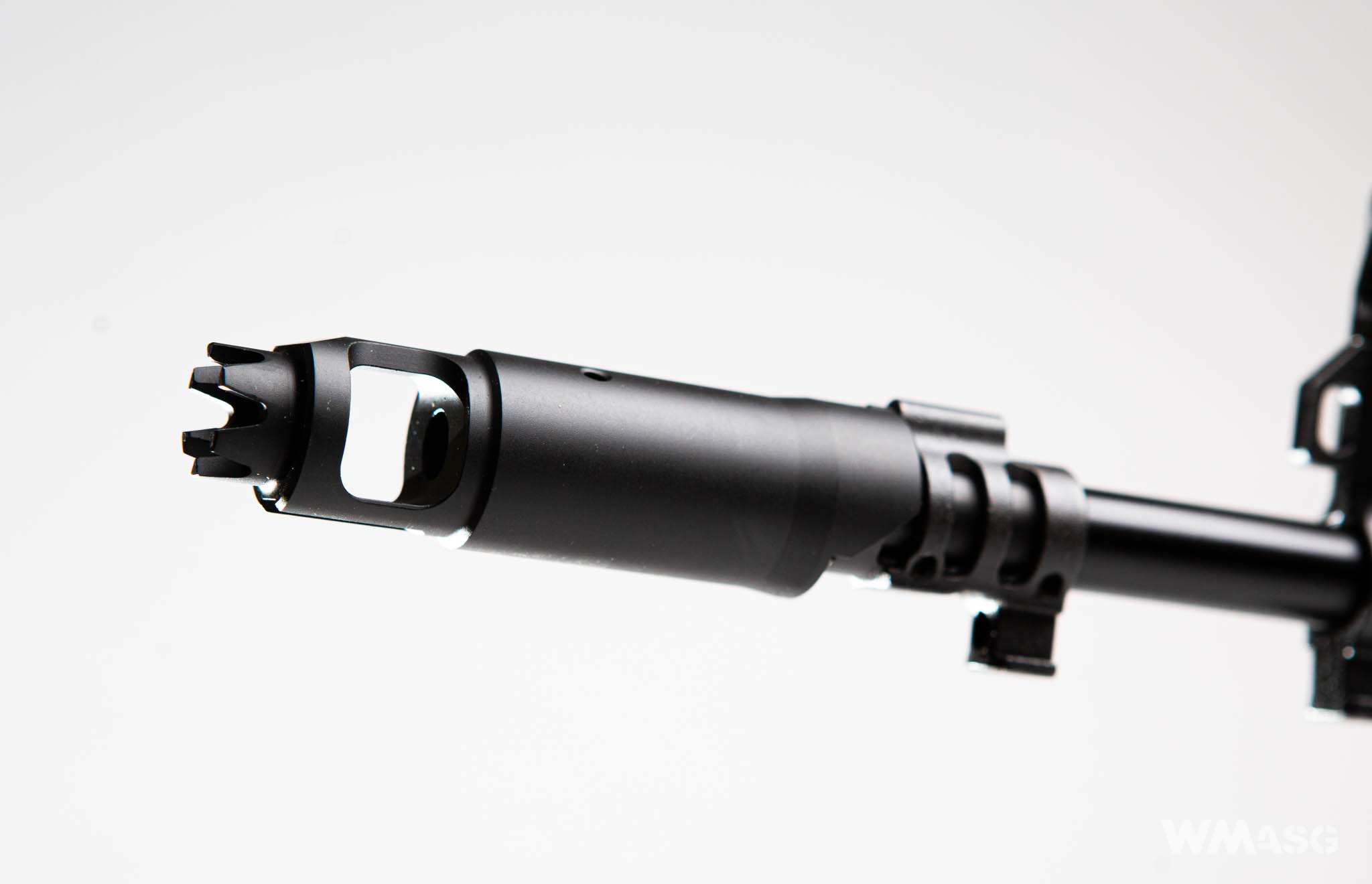 AK12 Arcturus (AT-AK12) z zewnątrz