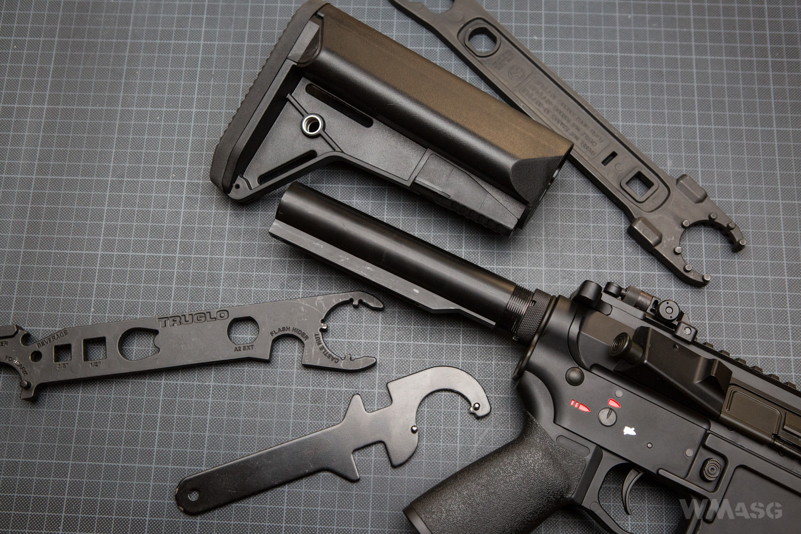 Cyma CM.097B - wewnątrz