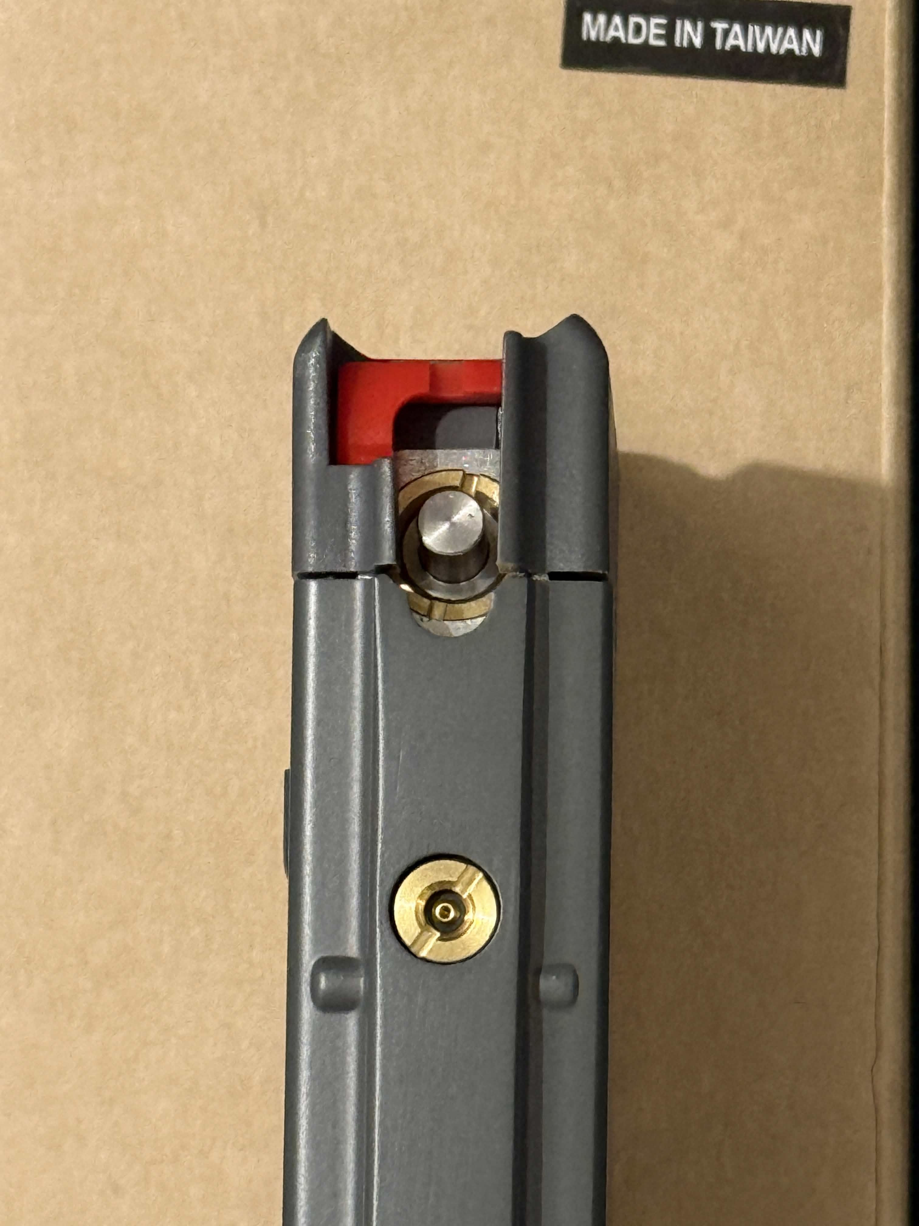 VFC magazynek gazowy M4 V4 szary nowy