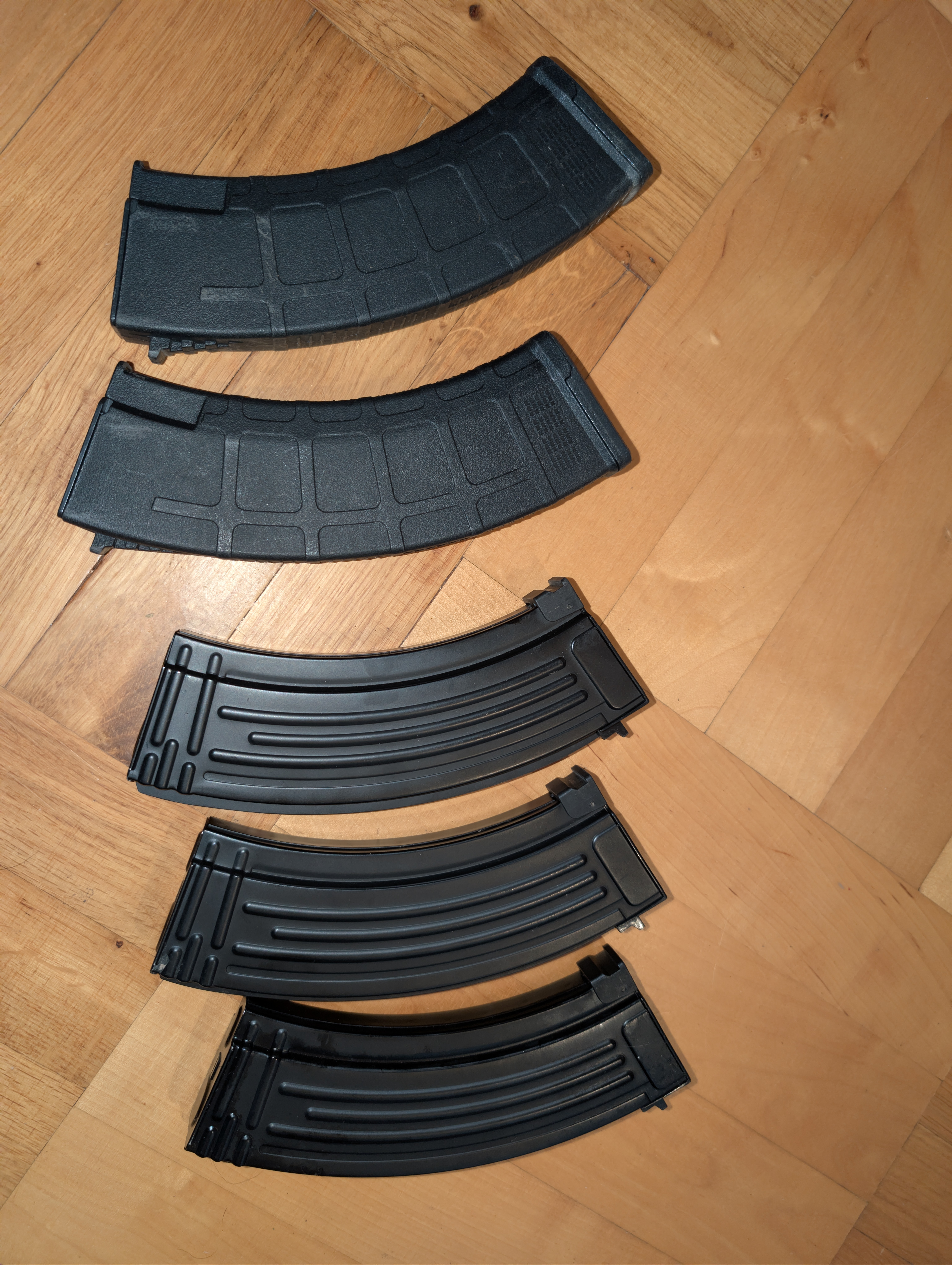 Zestaw Magazynków AK ASG (5 sztuk) – Metalowe i Polimerowe Mid-Cap