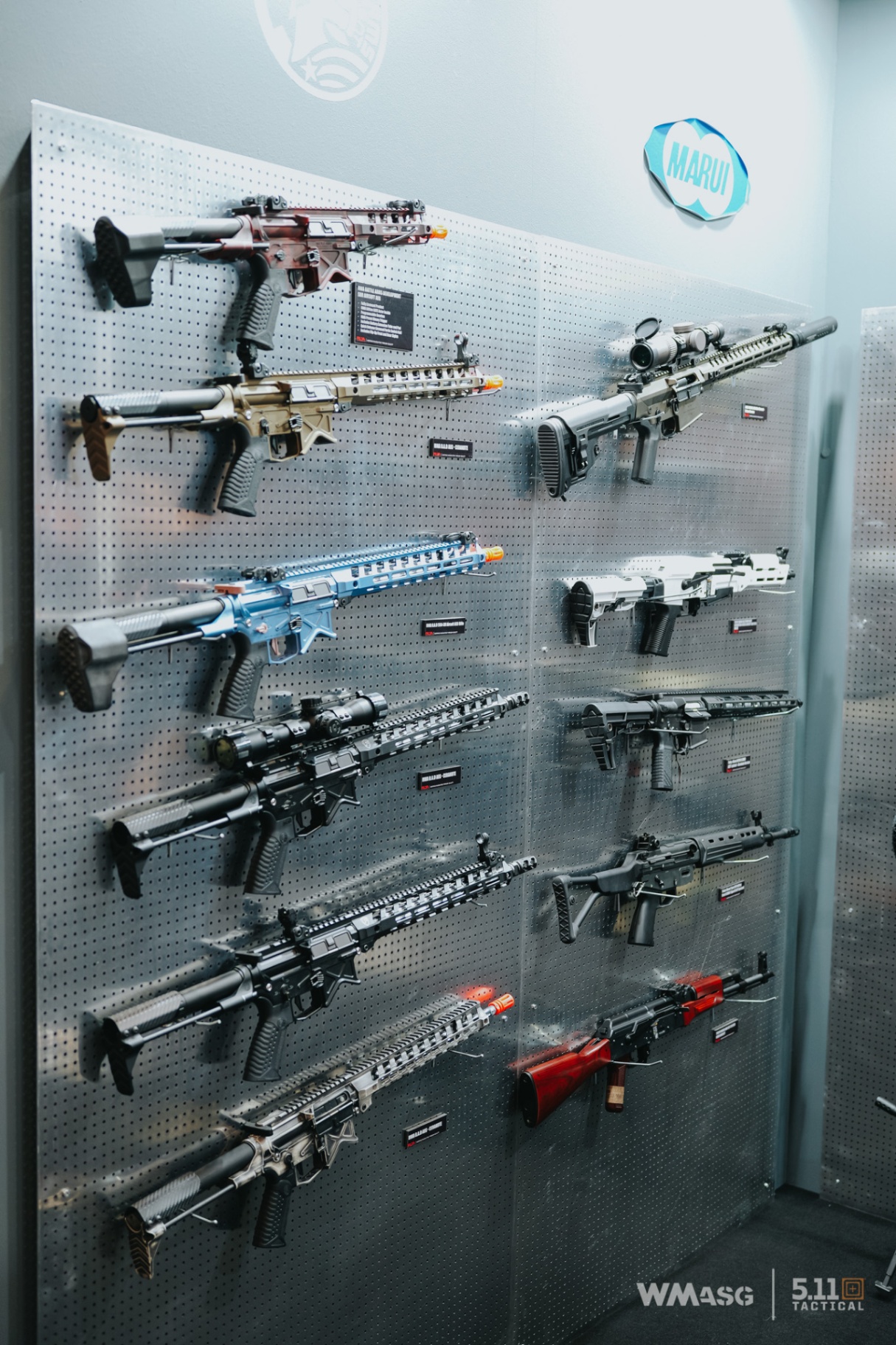 Red Wolf Airsoft z licencjonowanymi produktami własnej produkcji.