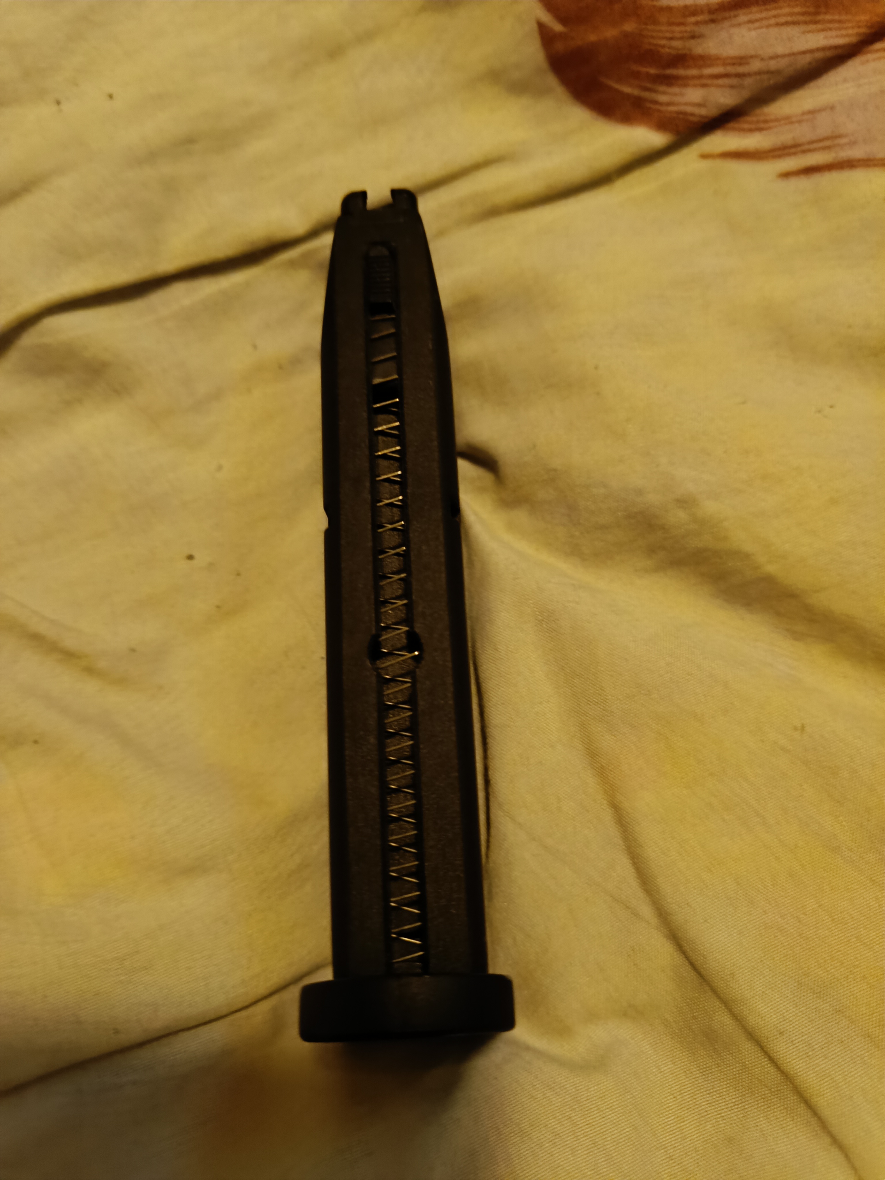 Magazynek KJW na GG do Beretty.