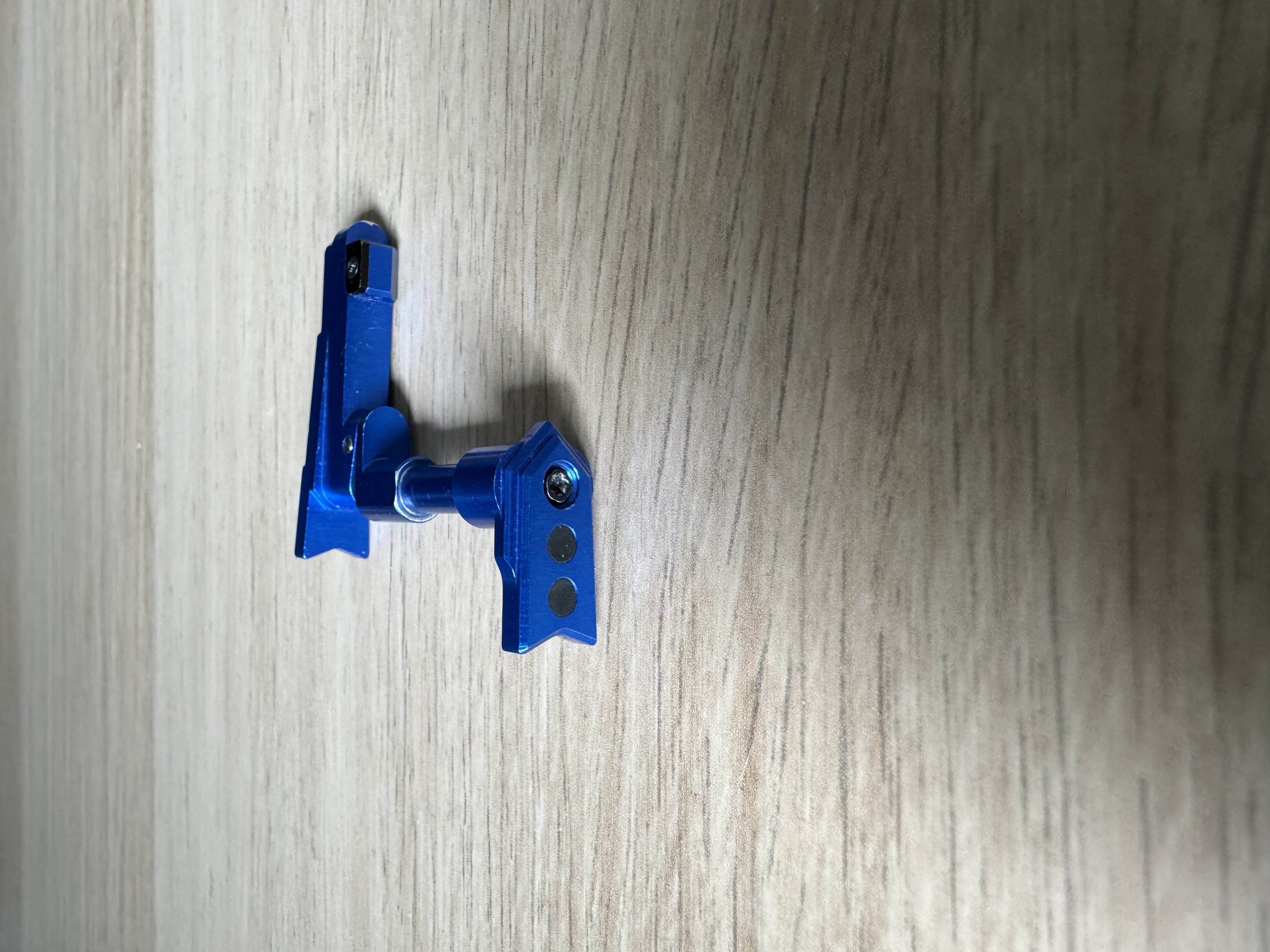 Zwalniacz magazynka Maxx Model