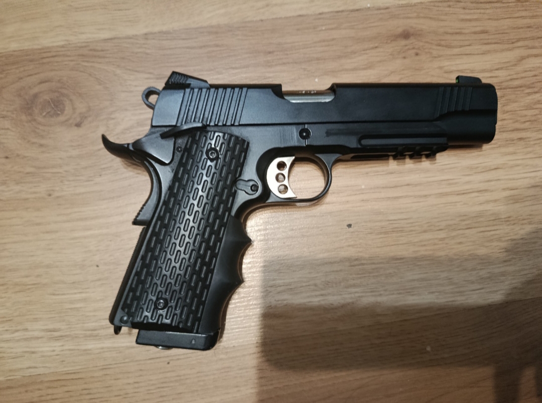 Cały zestaw replika de m904R i army r28 co2