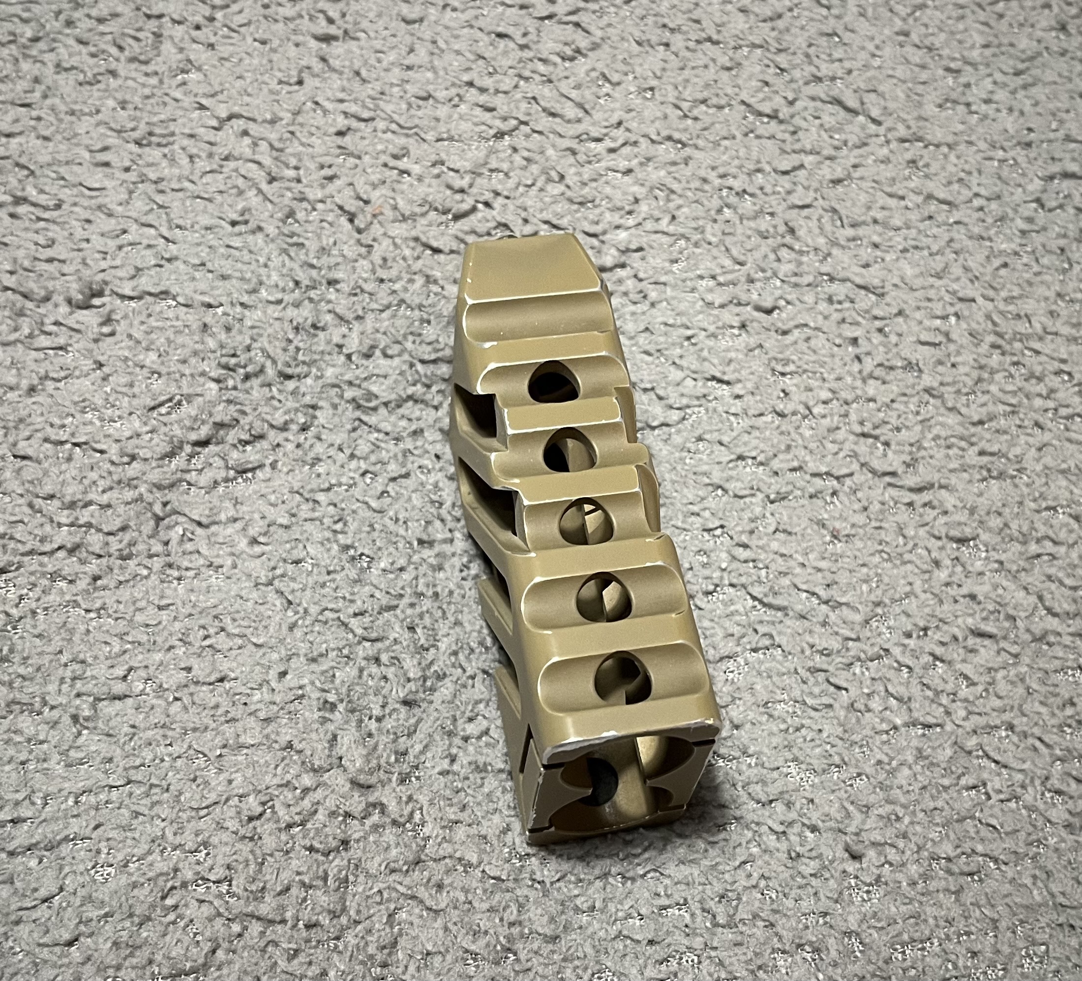 Chwyt przedni pionowy M-Lok