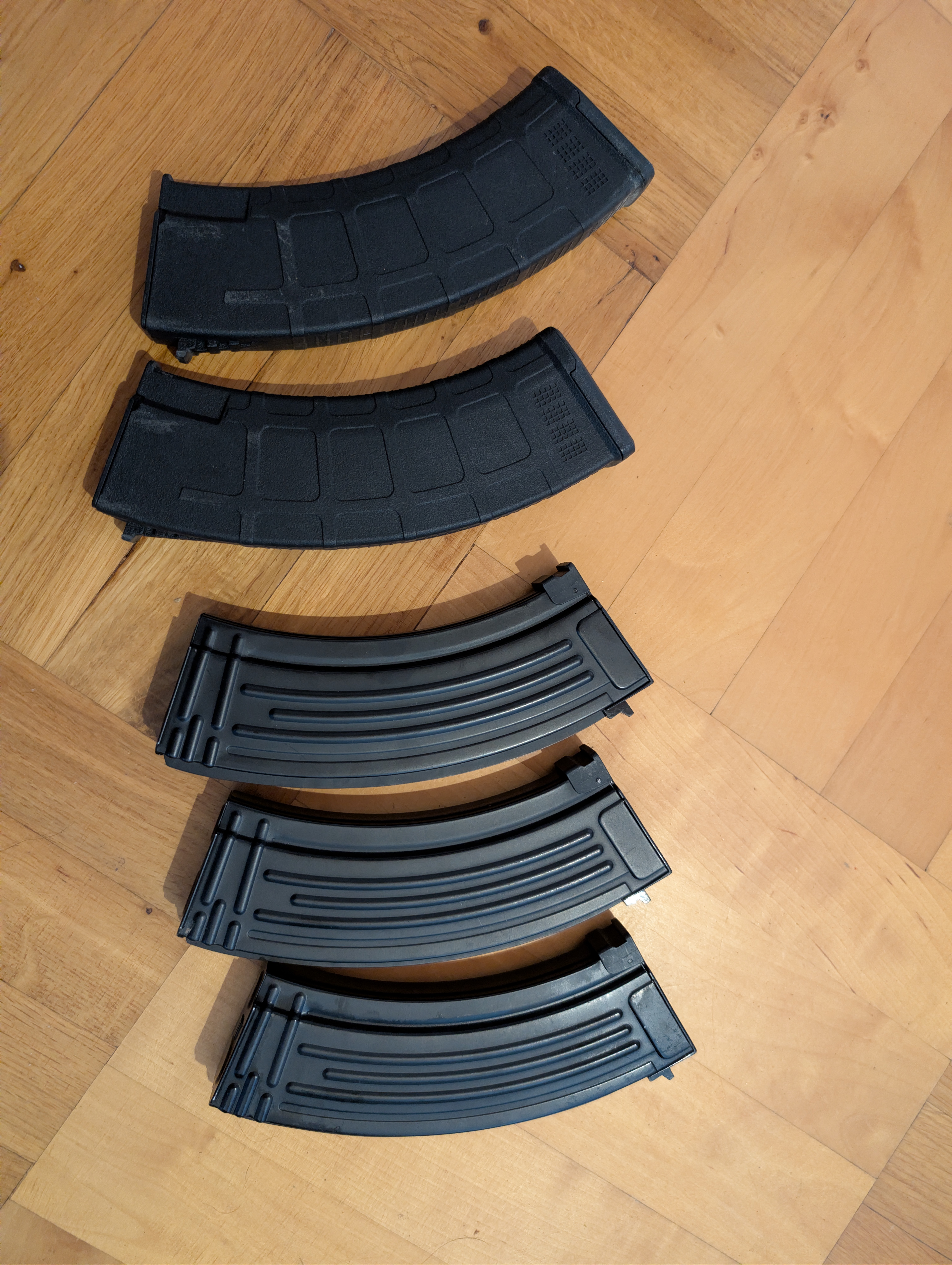 Zestaw Magazynków AK ASG (5 sztuk) – Metalowe i Polimerowe Mid-Cap
