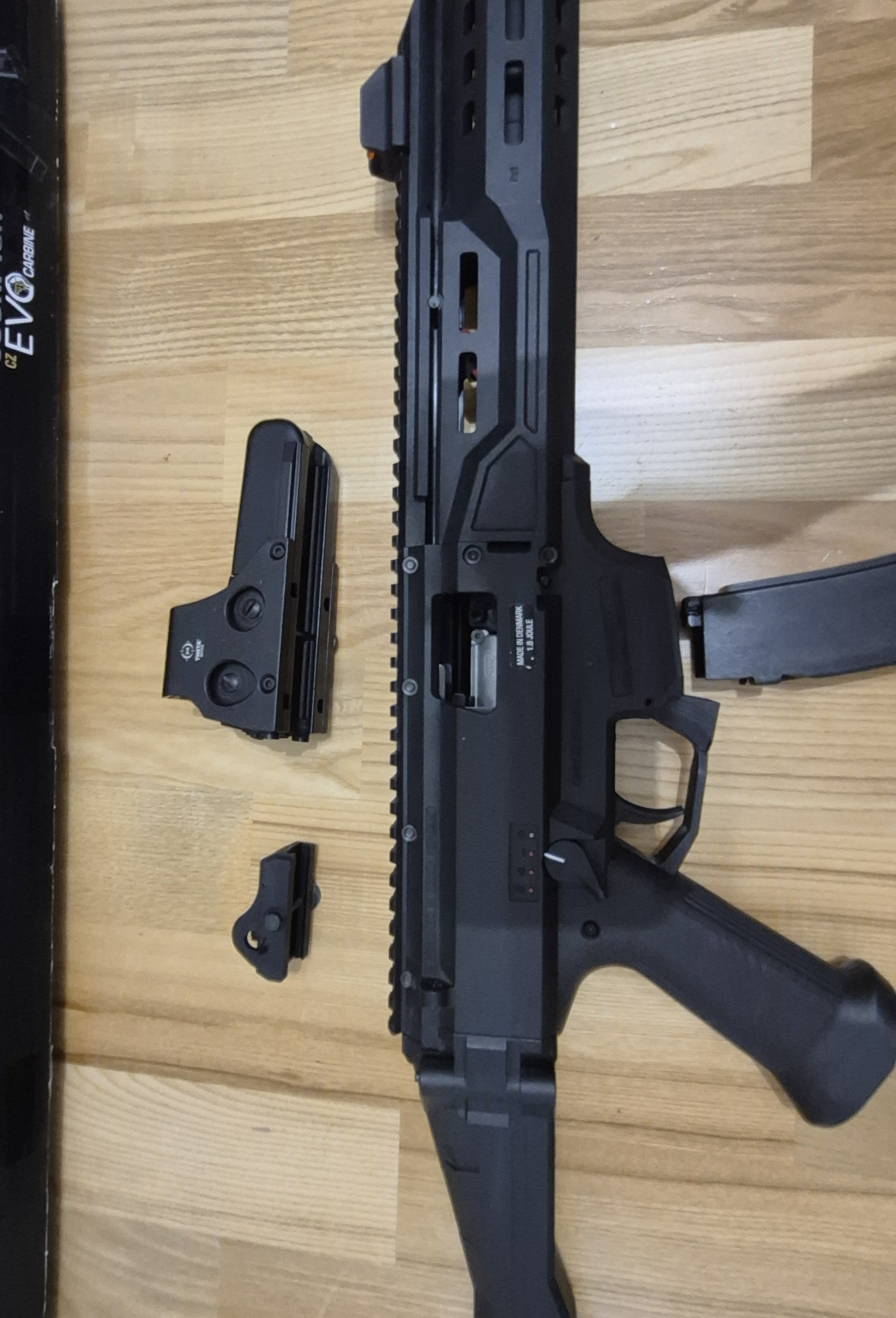 Karabinek CZ scorpion evo 3a1 AEG w zestawie z celownikiem theta optics