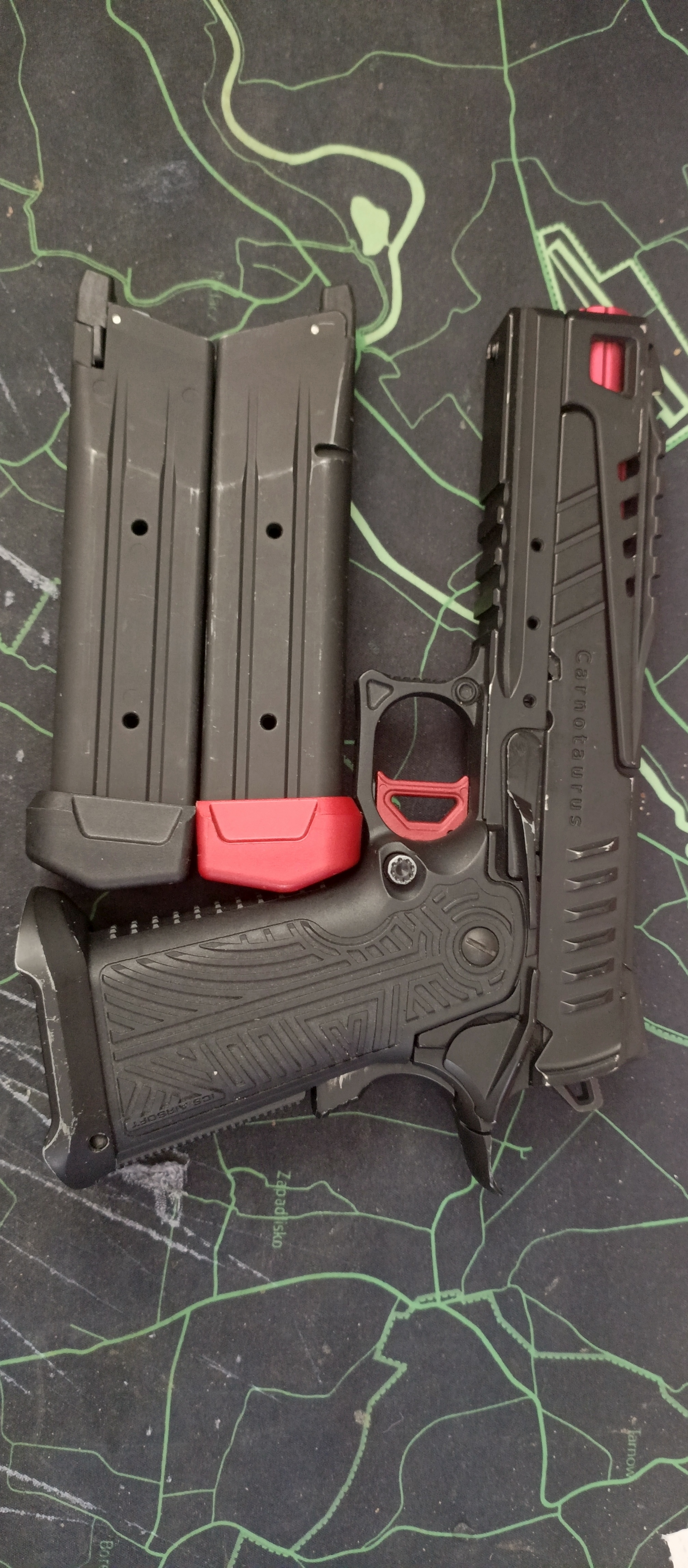 ICS Hi-capa carnotaurus + 2 magazynki CO2+ naboje CO2