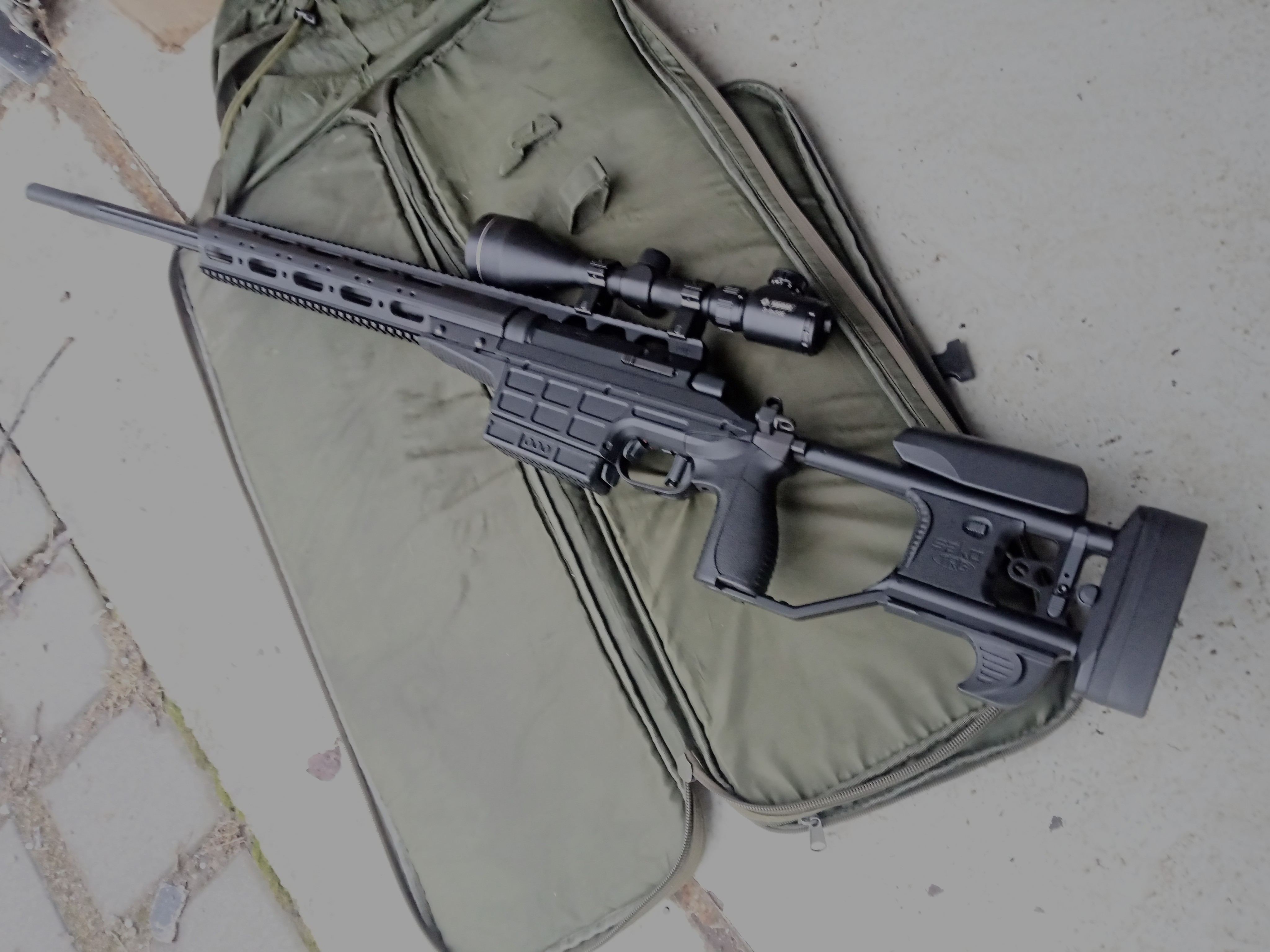SAKO TRG M10 karabin snajperski po tuningu , solidny ciężki sprzęt