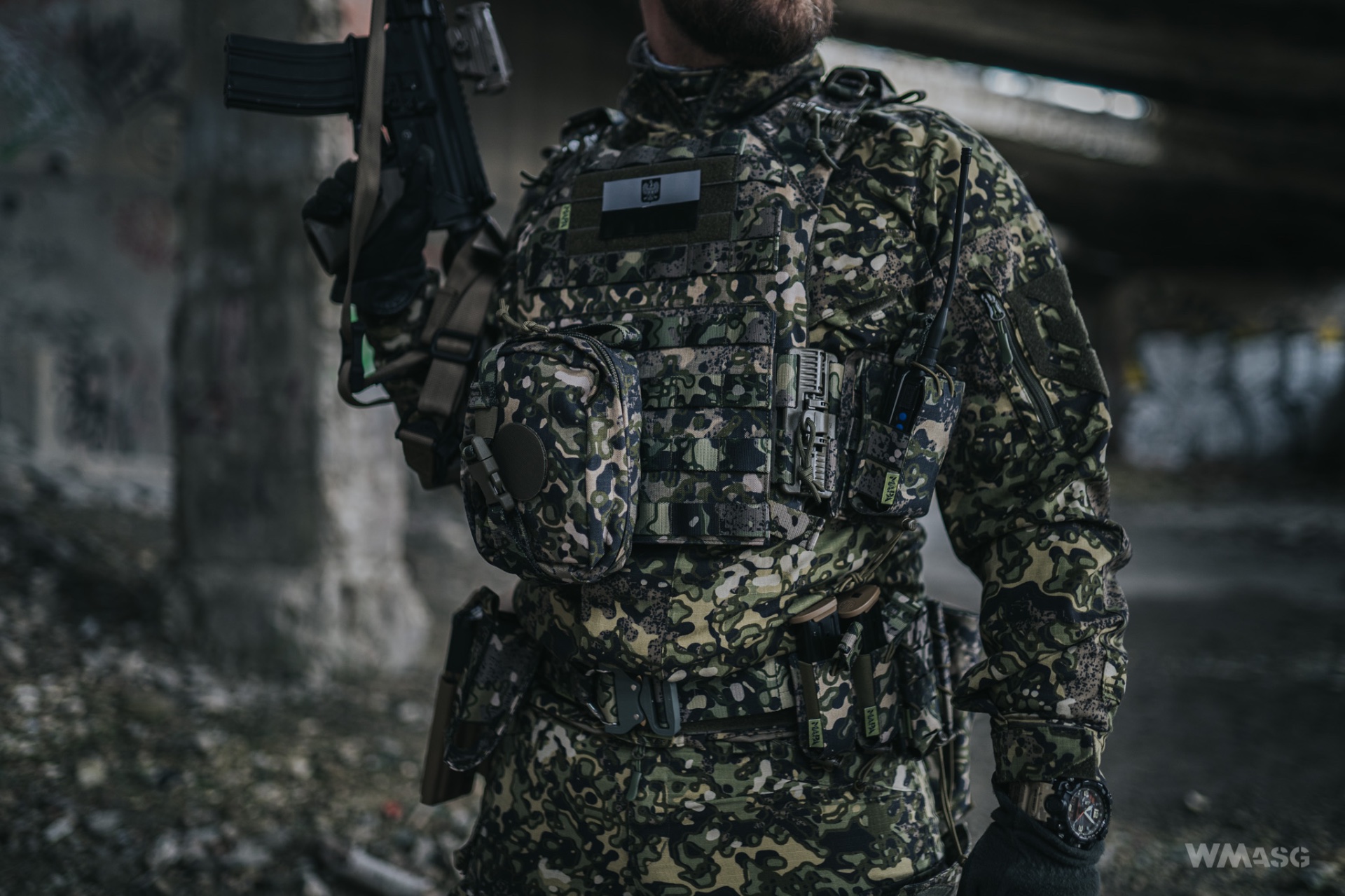 MAPA Tactical TM-01 or a plate carrier in MAPA B camo