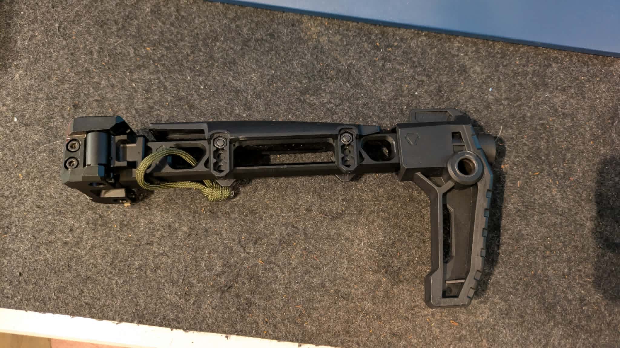 Kopia kolba Strike Industries Dual Folder