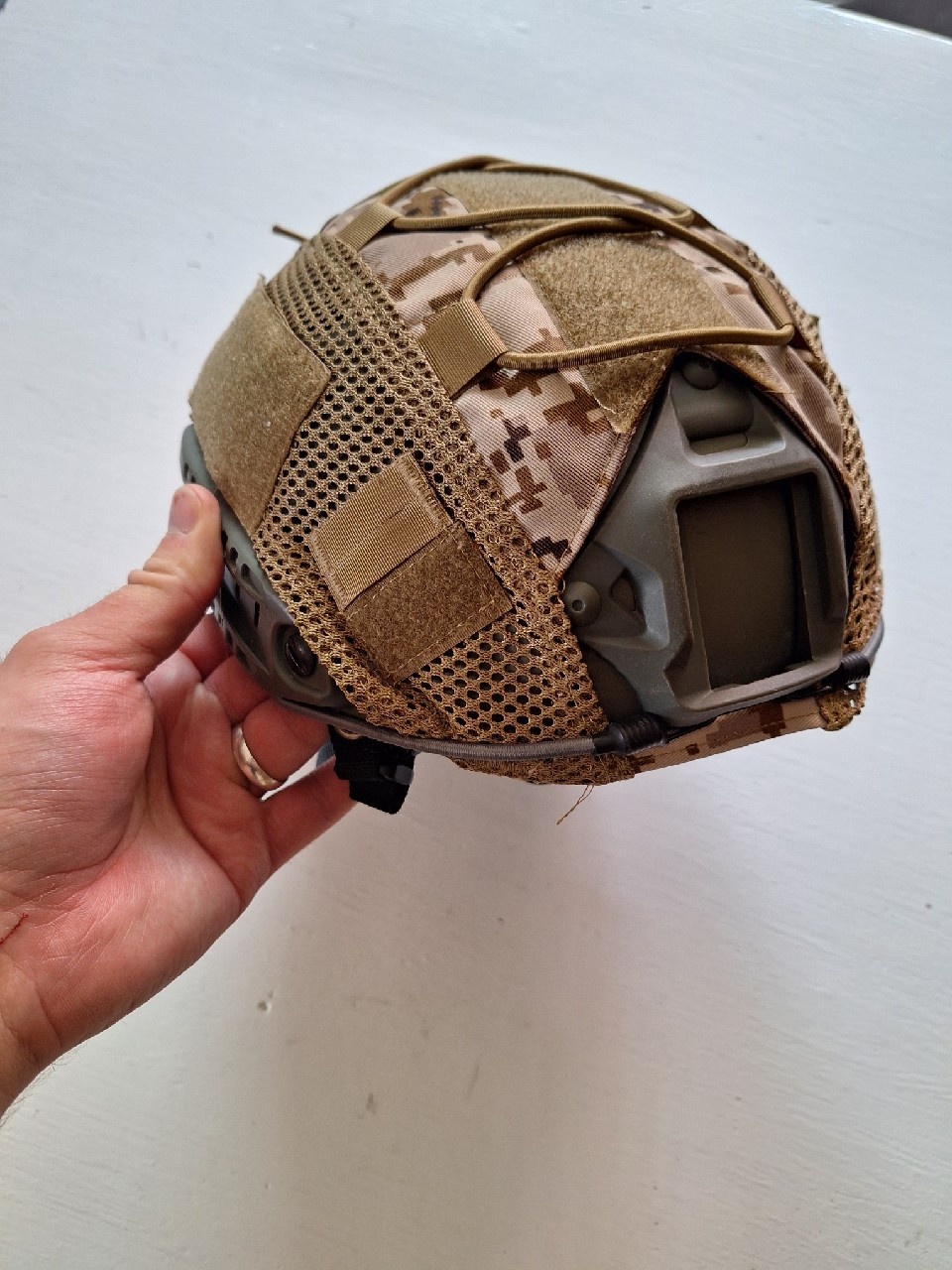 Kask Taktyczny EmersonGear FAST | Rozmiar L | Pokrowiec AOR1