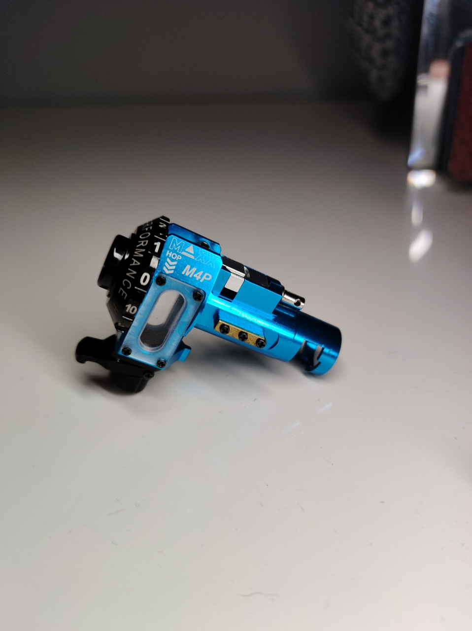 Komora Maxx Model M4