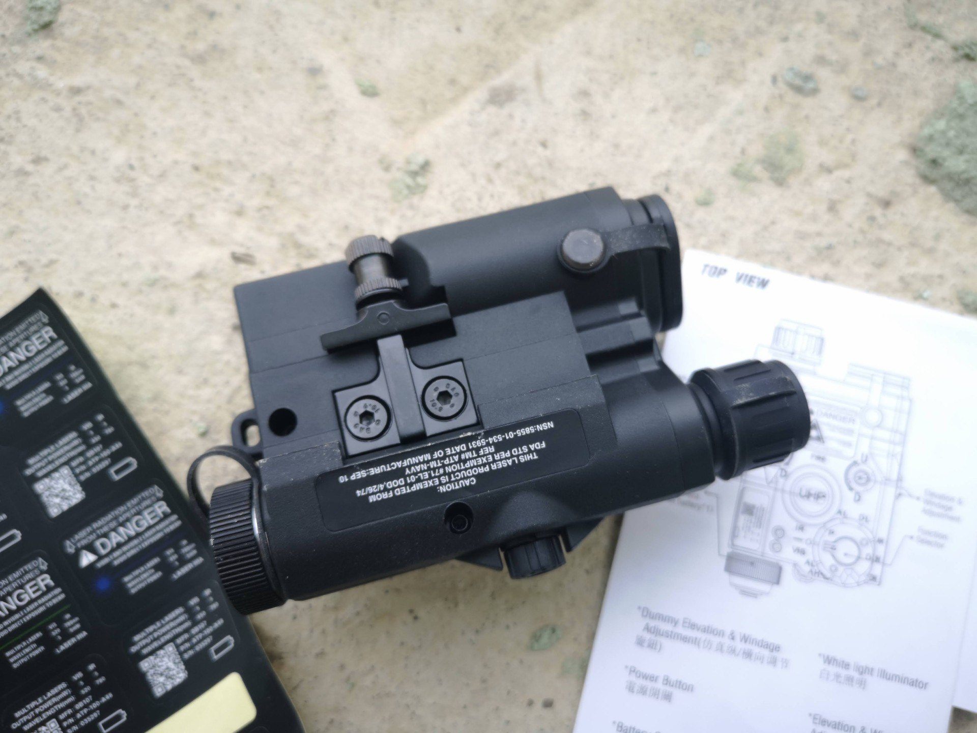 AN-PEQ 15 czerwony laser, latarka, IR od WADSN