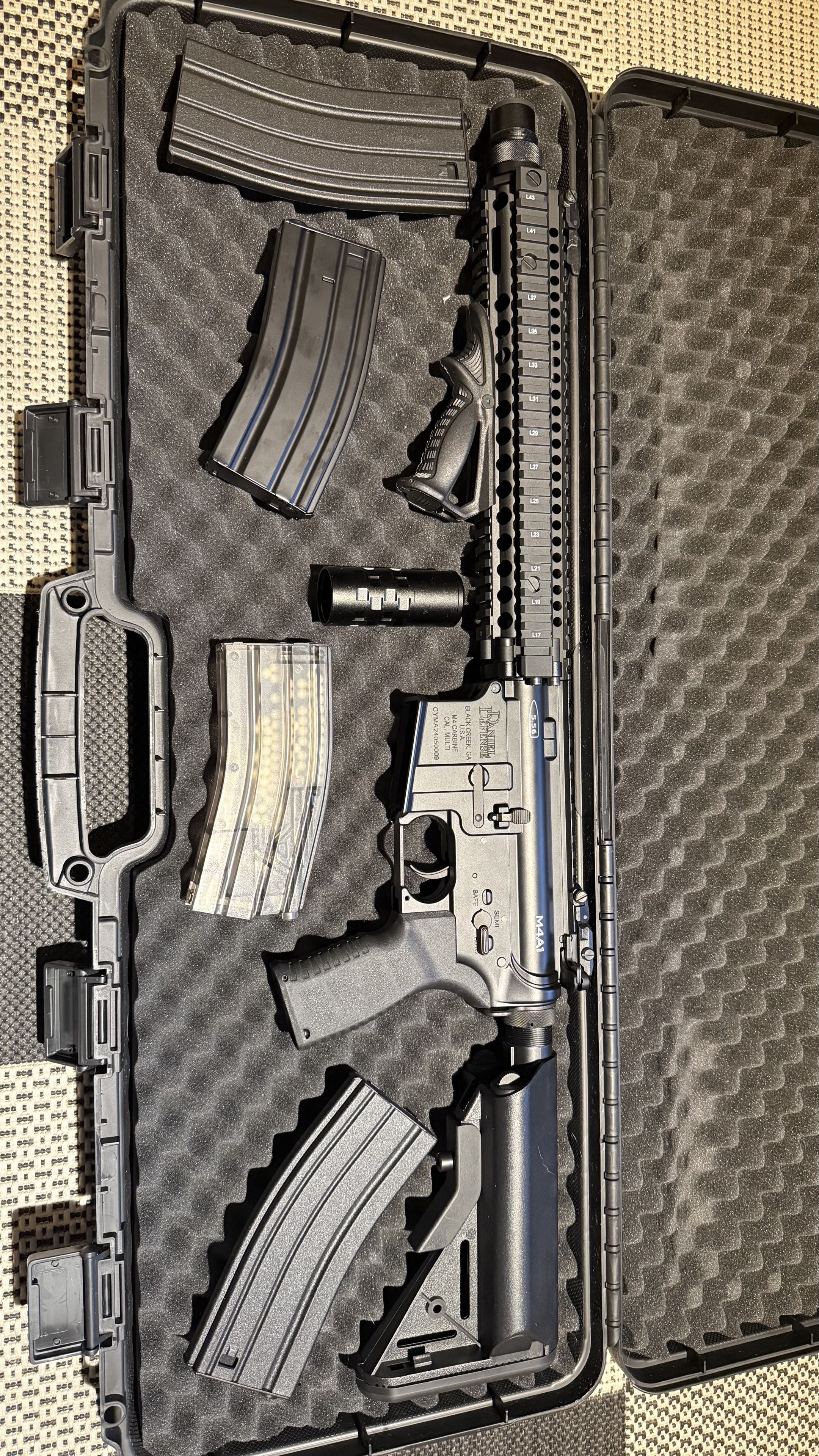 CM.105 Daniel Defense M4A1 Eshooter ETU - Black [EMG]