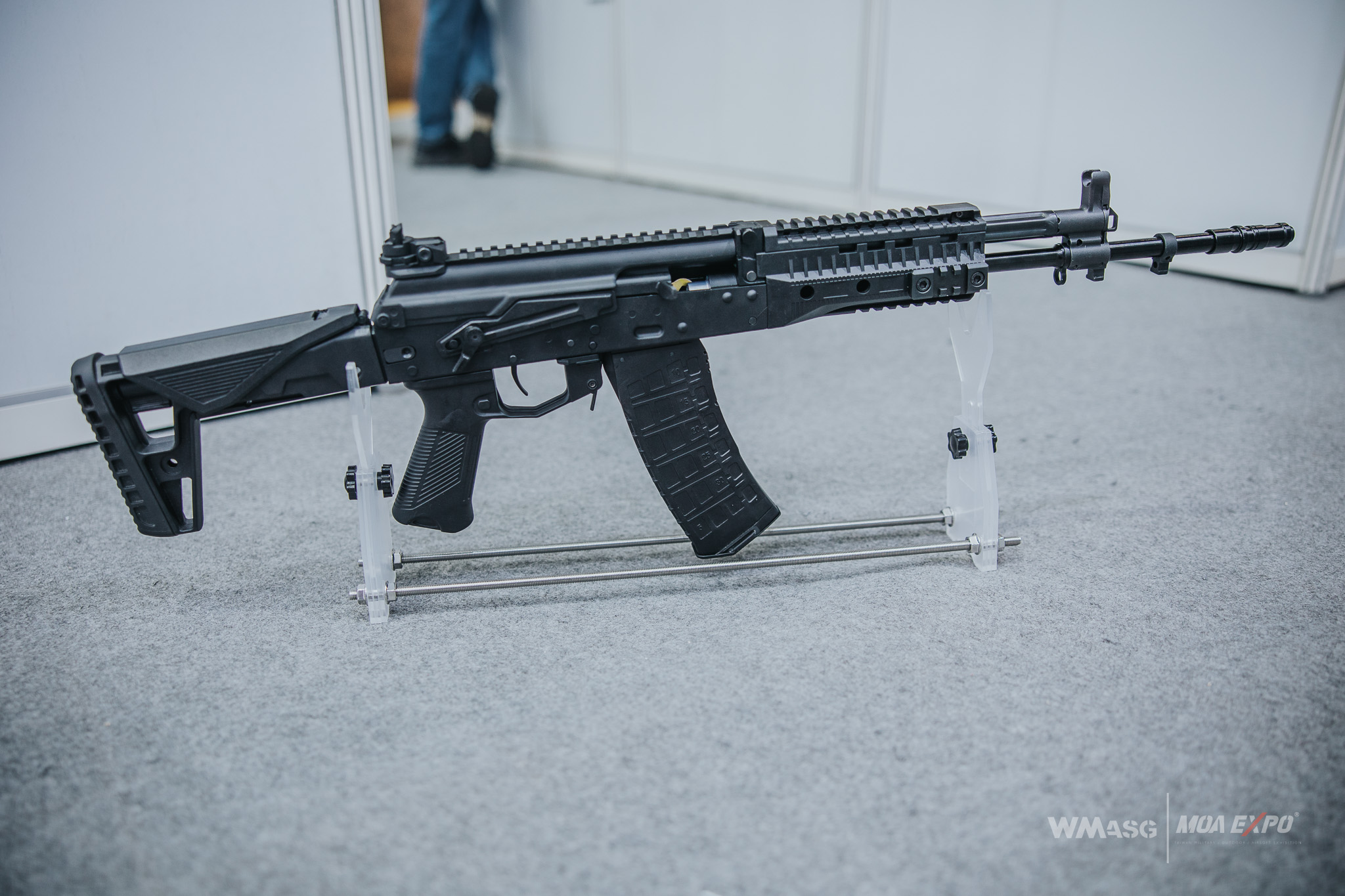 Gazowe AK-12 również od Arcturus Tactical