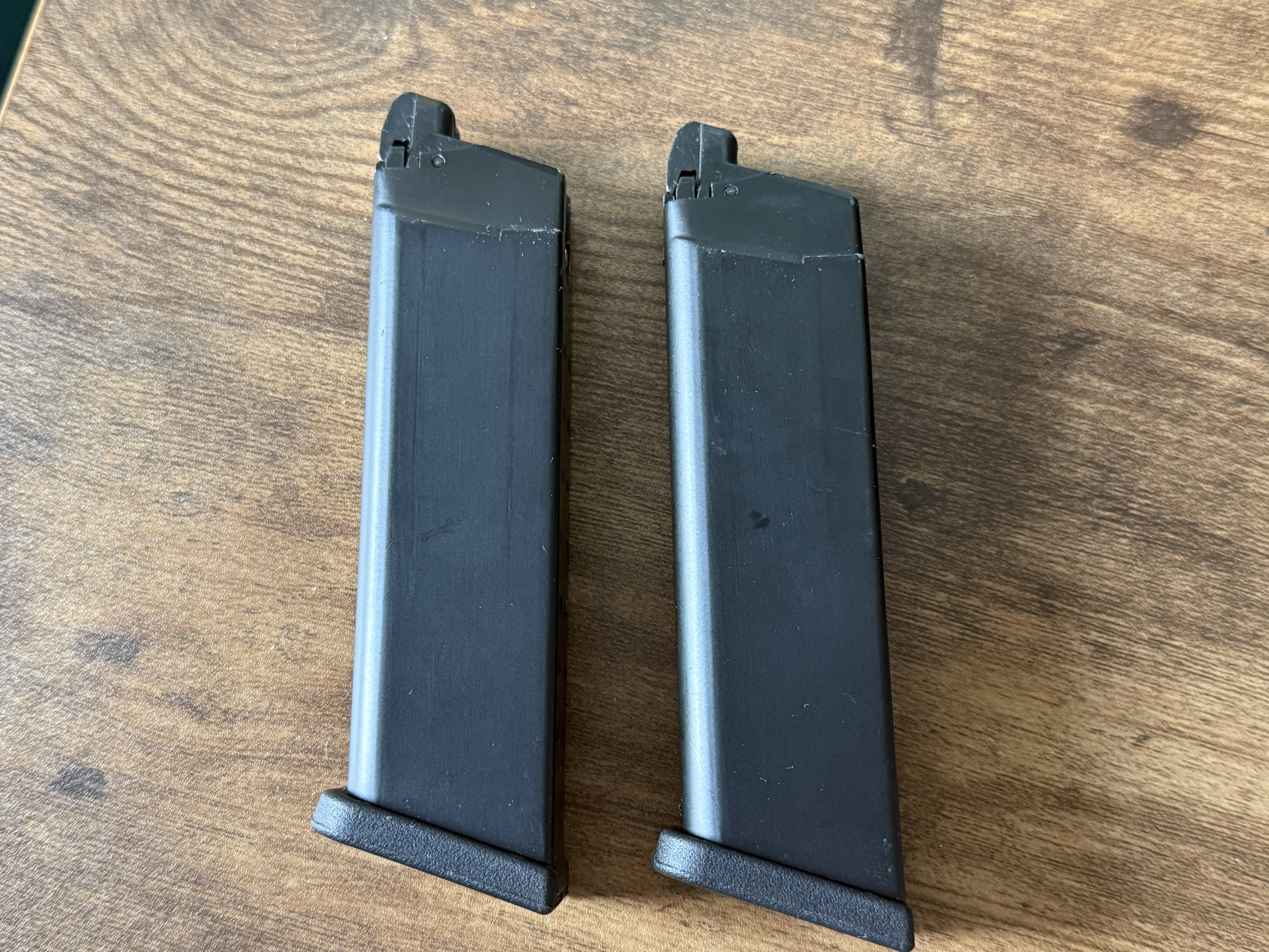 2x Magazynki WE Glock 17