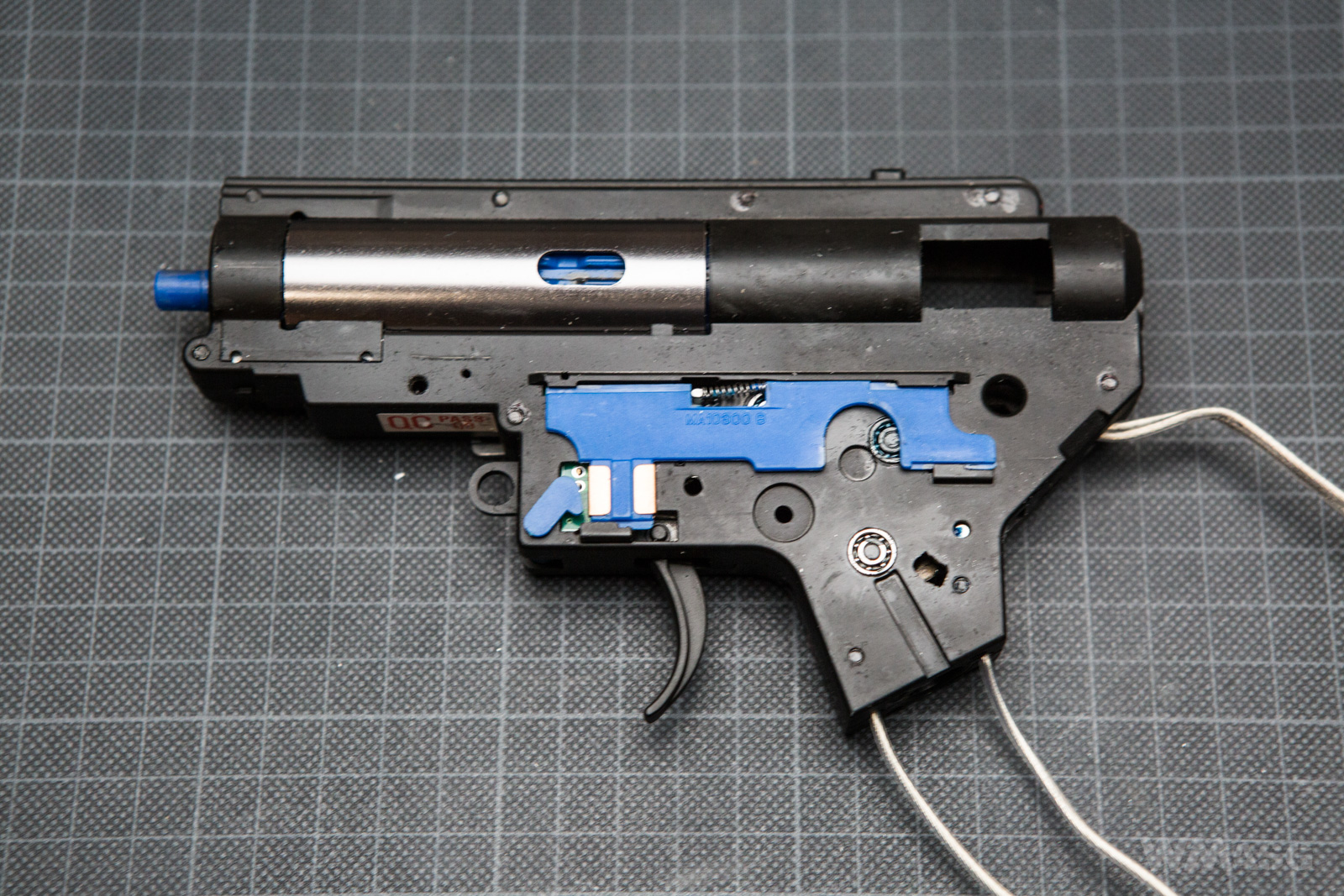 Cyma CM.097B - wewnątrz